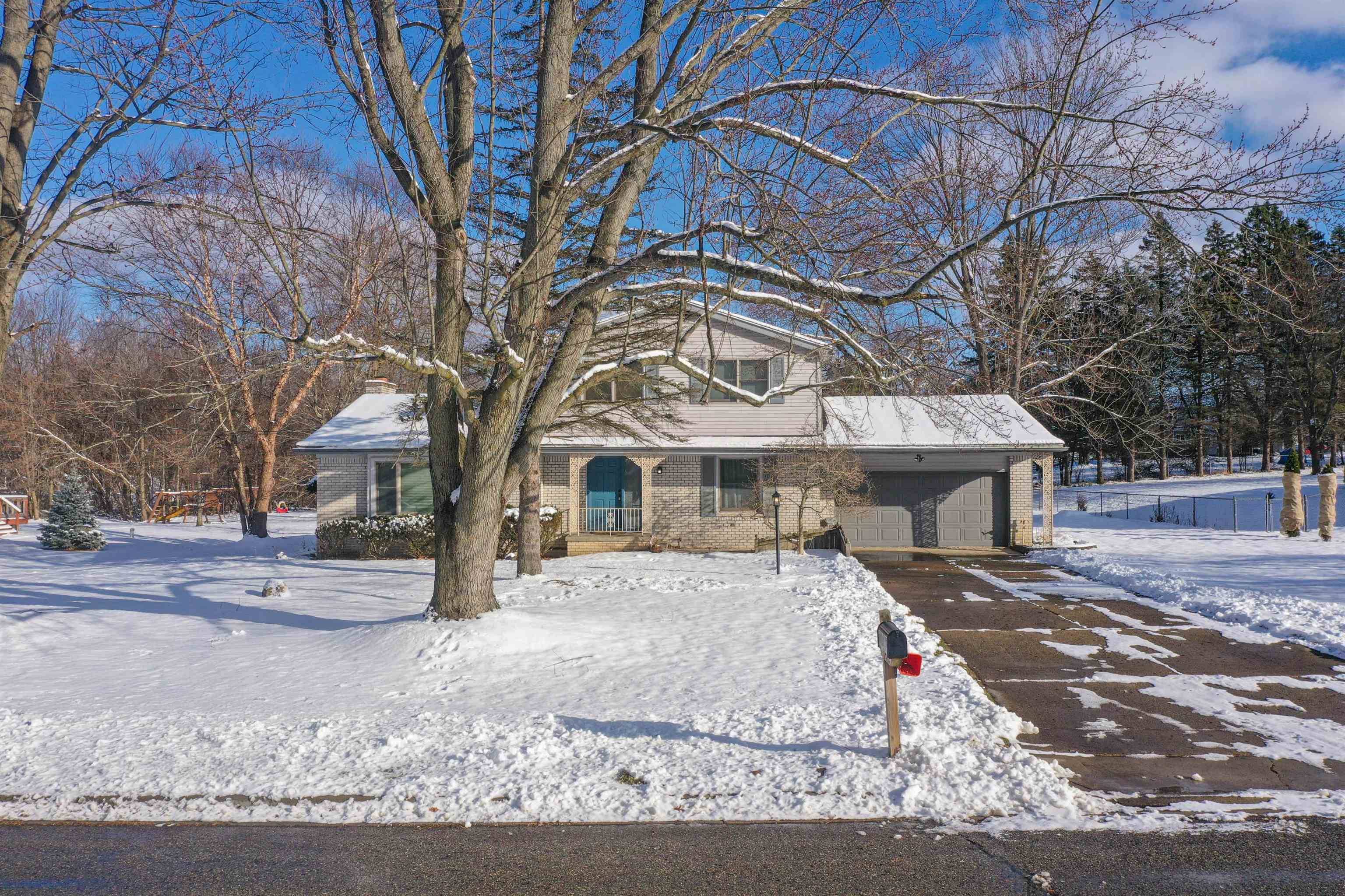 Grand Blanc, MI 48439,8247 Manchester DR