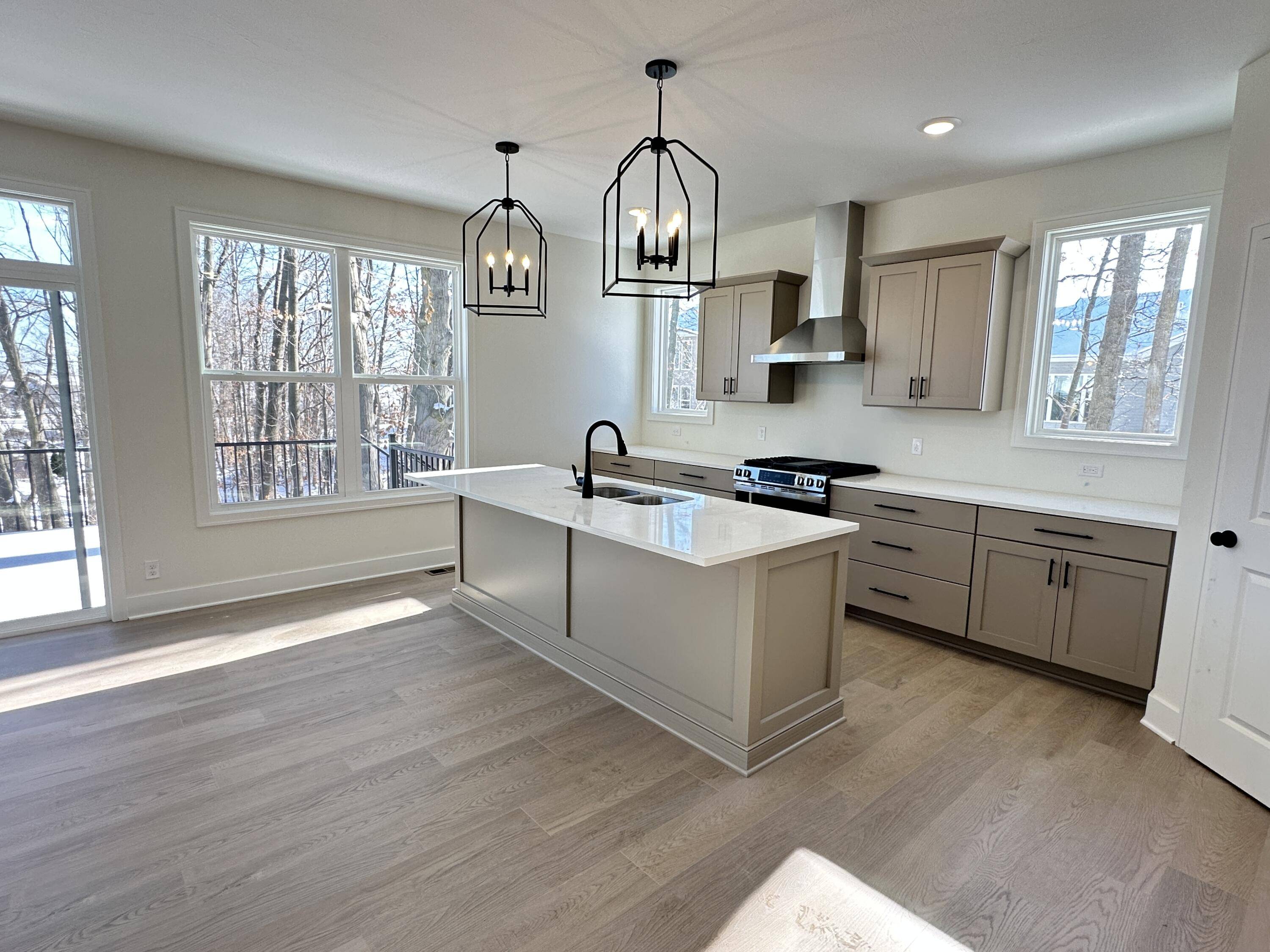 Jenison, MI 49428,8206 Eagle Peak DR