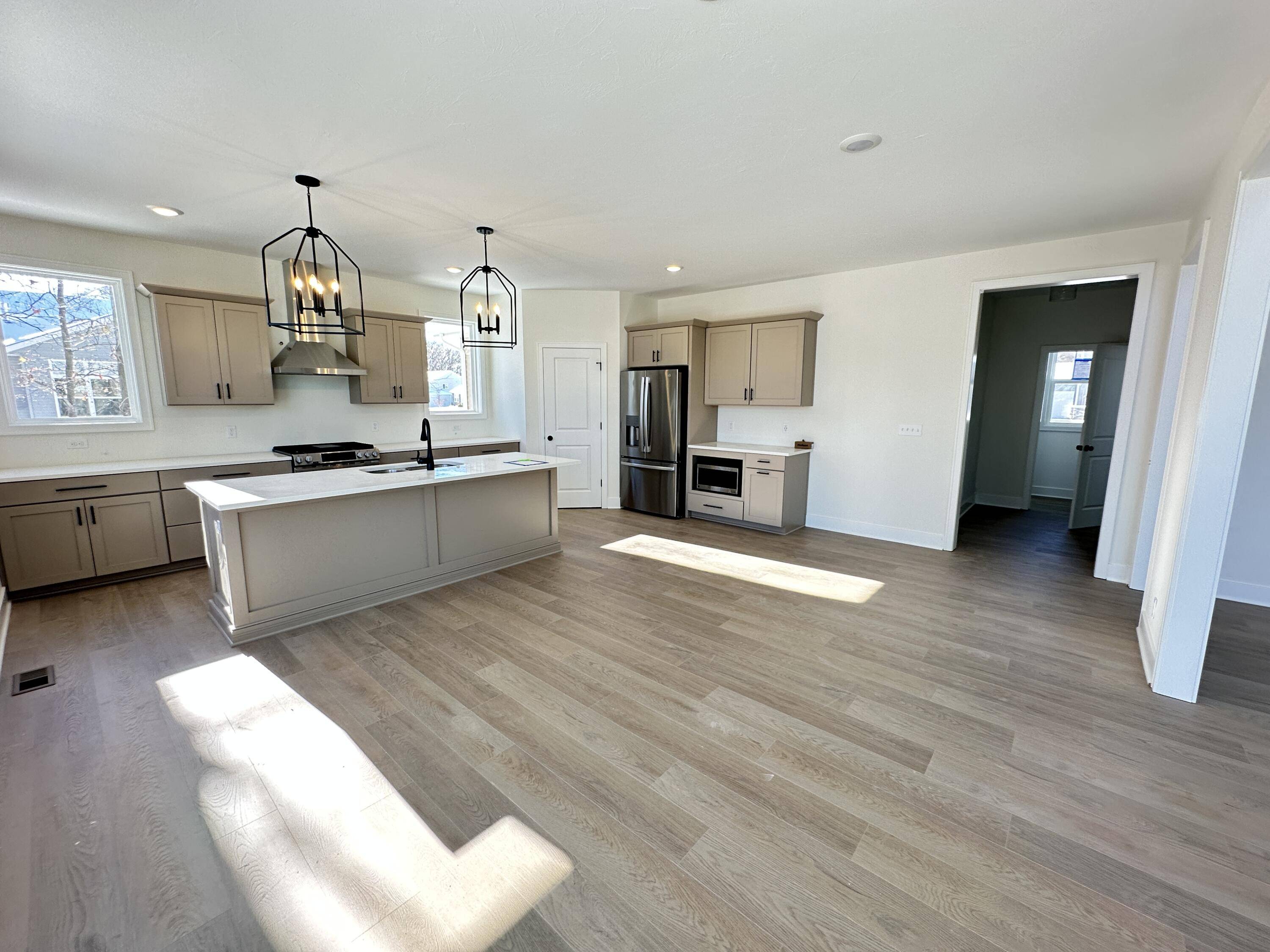 Jenison, MI 49428,8206 Eagle Peak DR