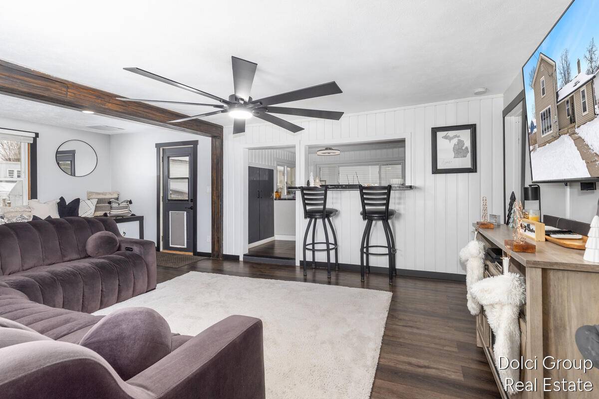 Saranac, MI 48881,73 Mill ST