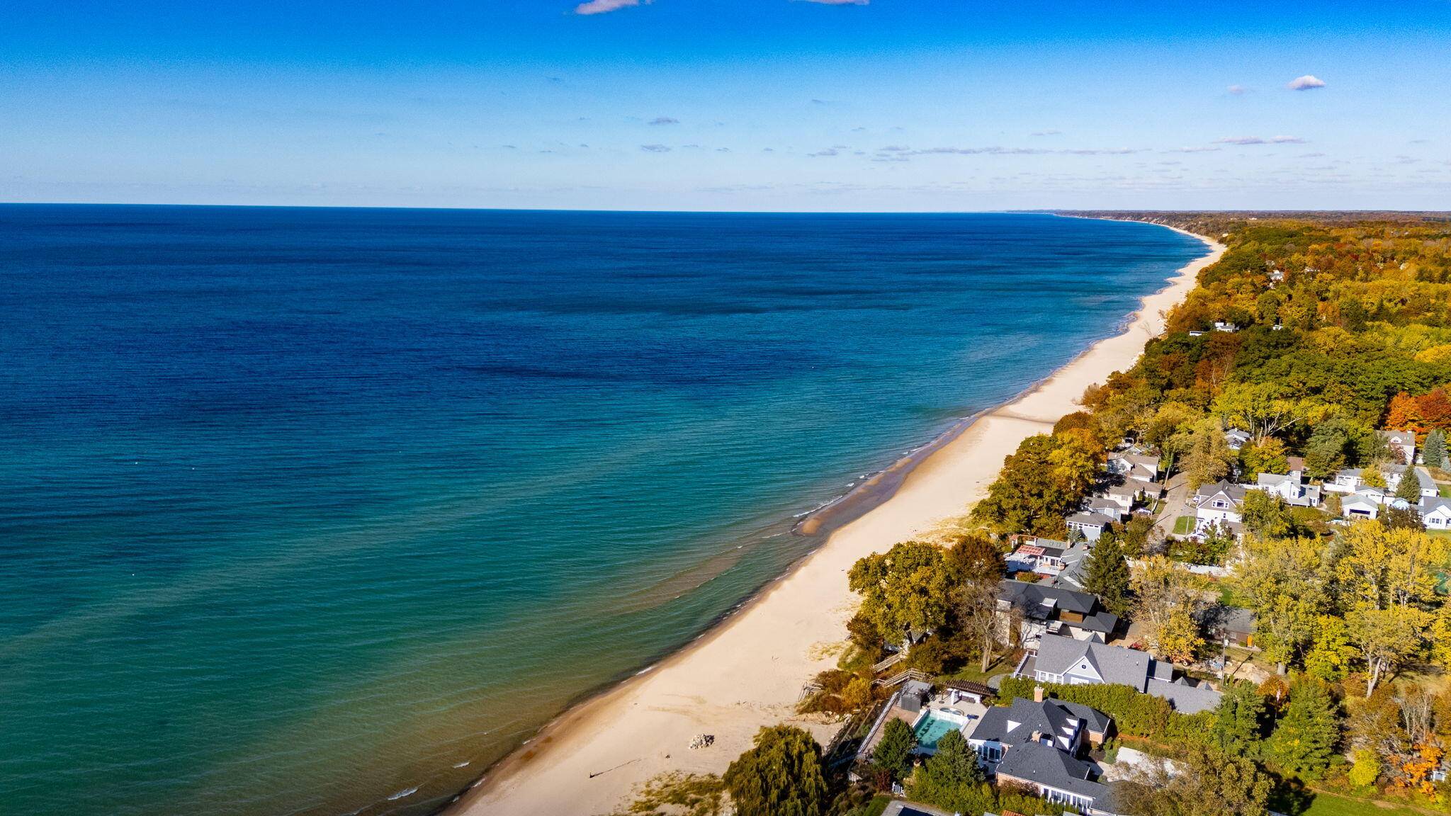 South Haven, MI 49090,7409 Mitchell CT