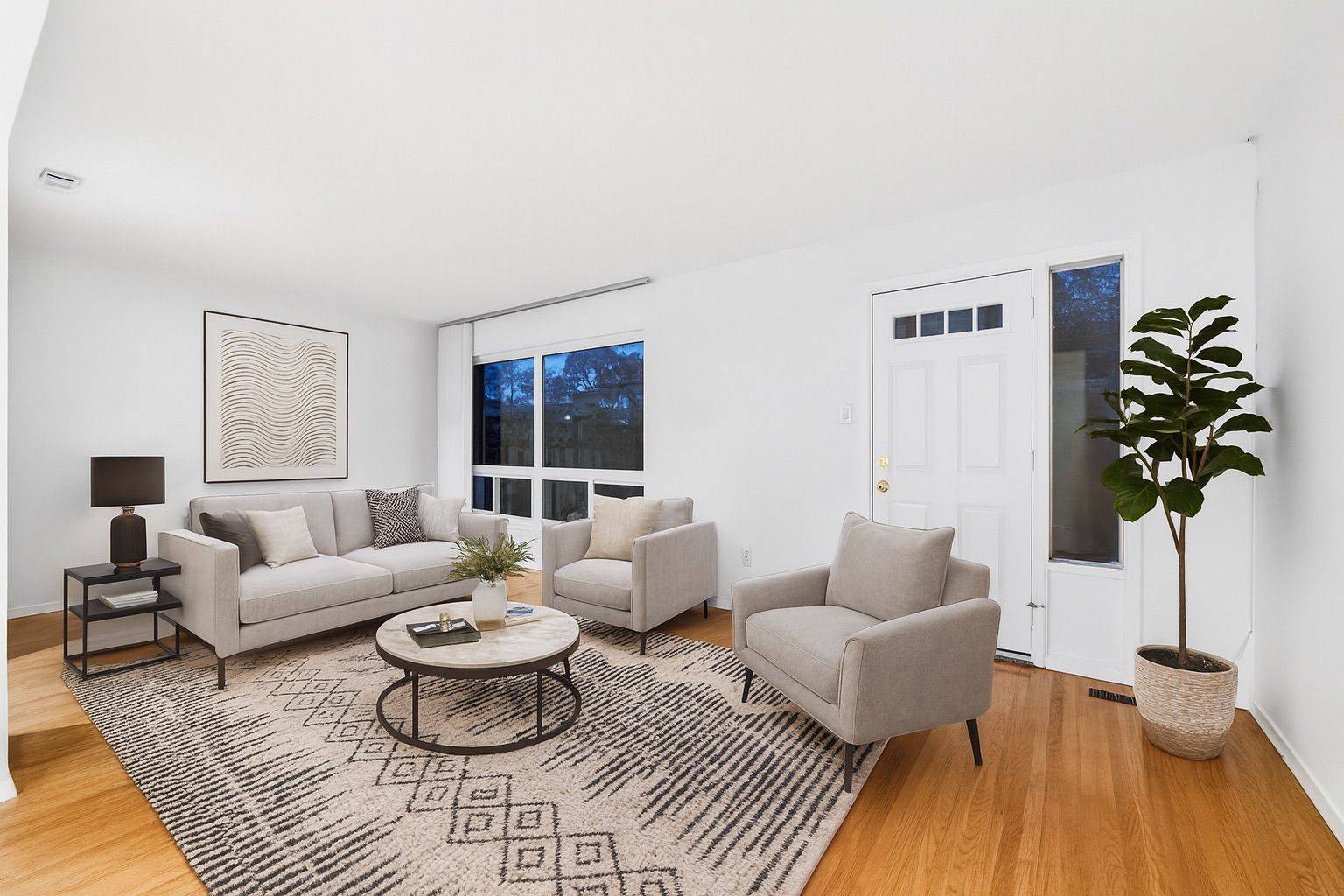 Pickering, ON L1W 1J3,1235 Radom ST #77