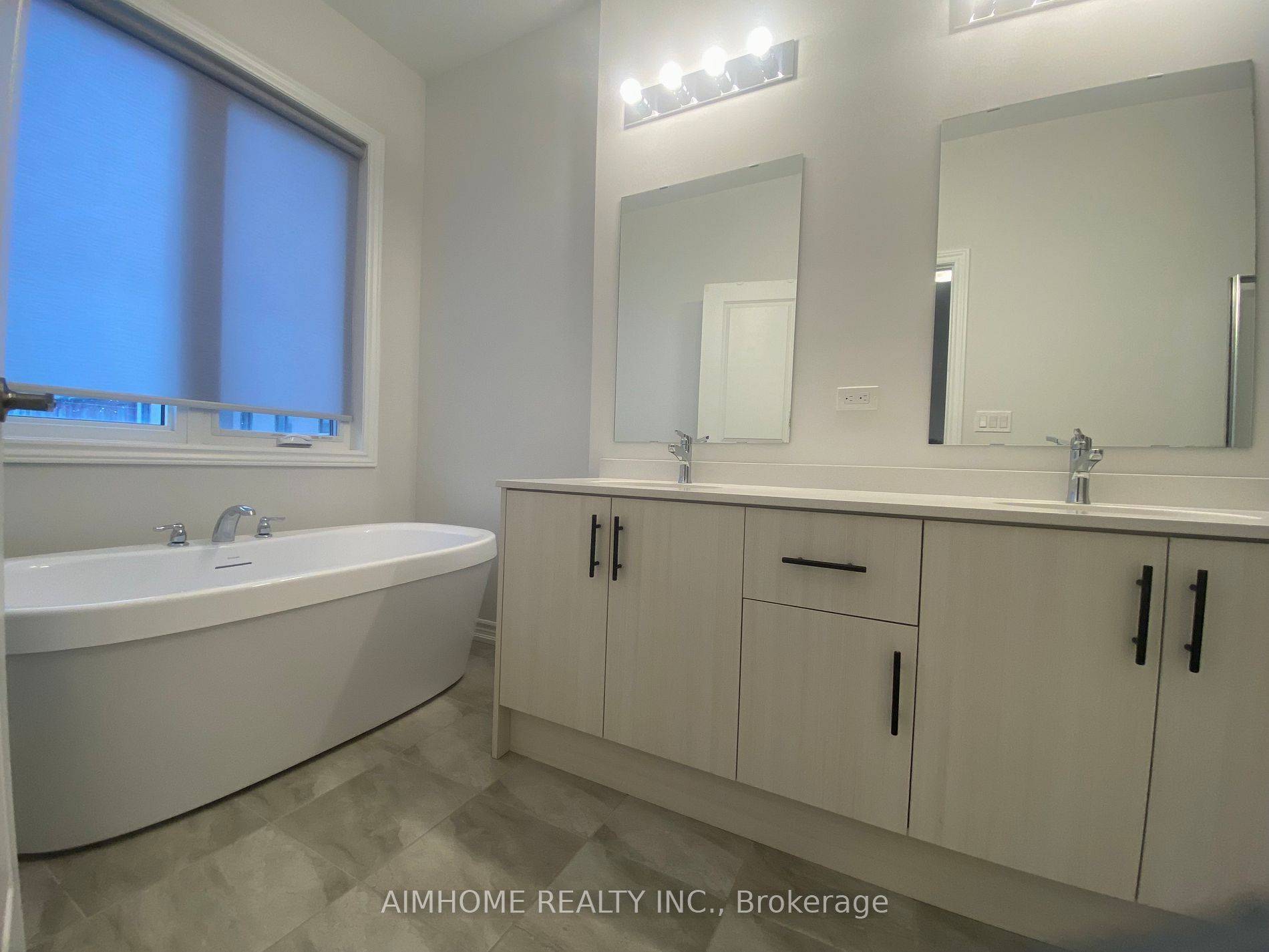 Richmond Hill, ON L4E 1J2,168 Tempel ST