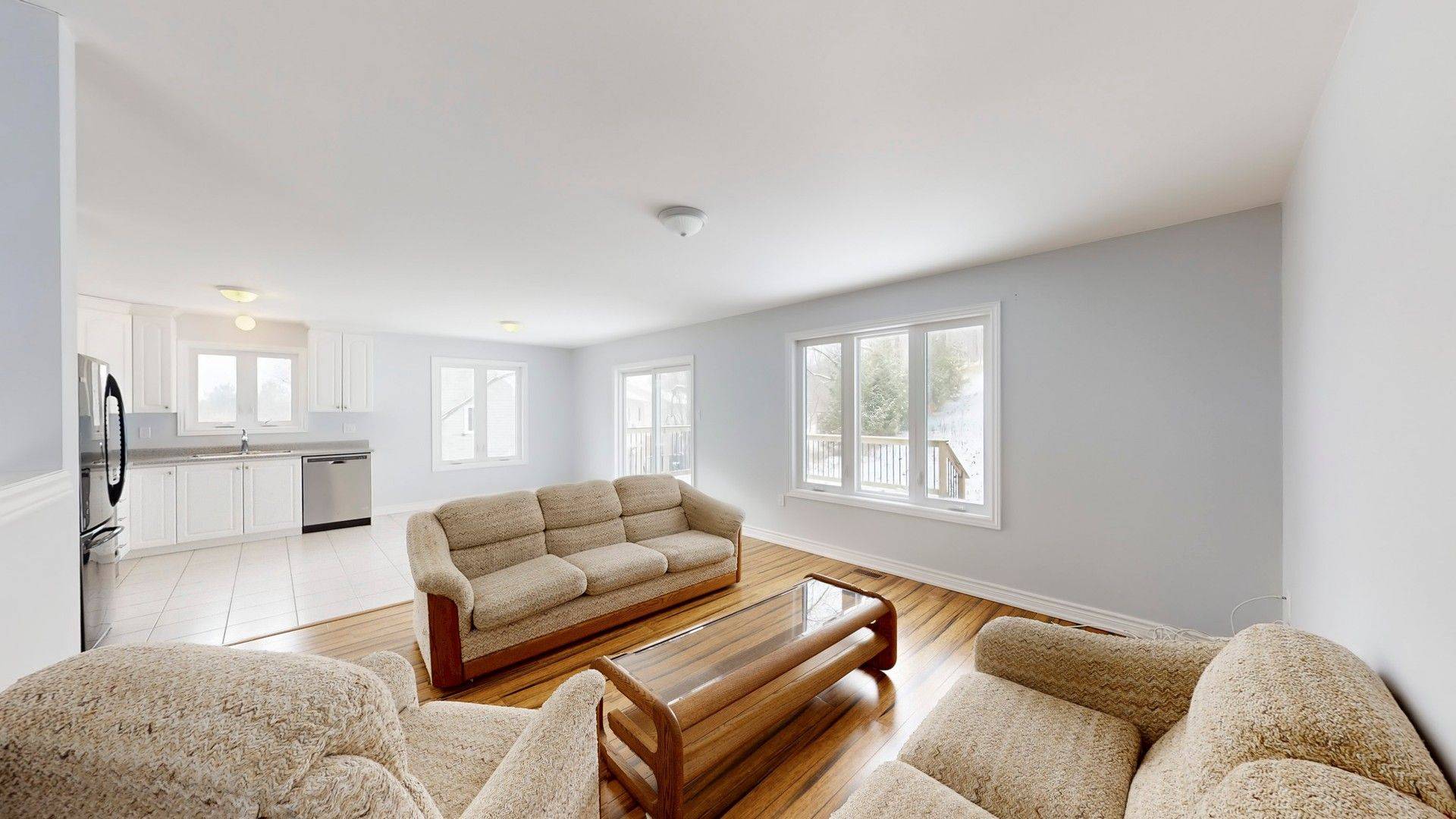 Newmarket, ON L3Y 9B2,218 Main ST N