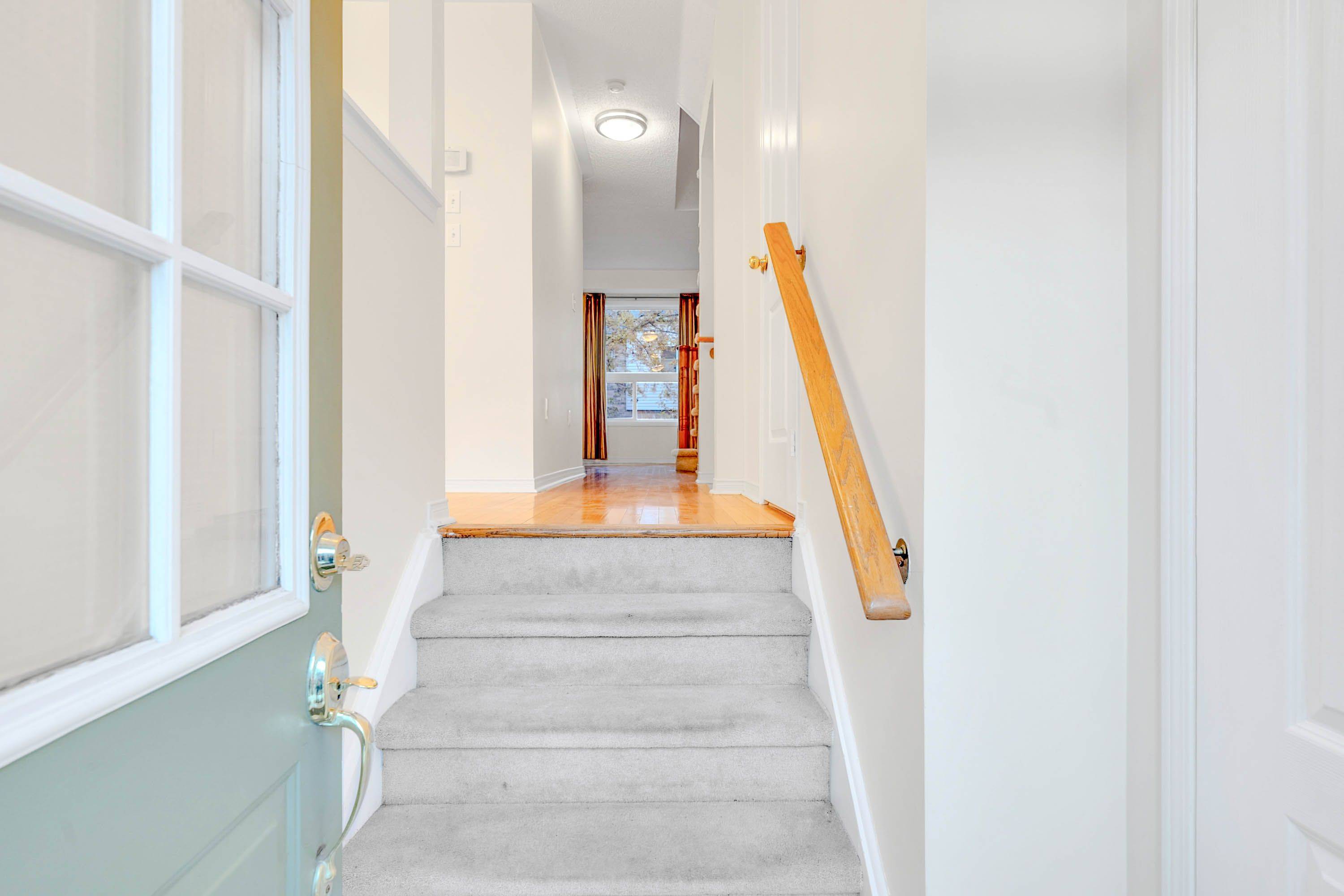 Mississauga, ON L5M 6E8,5530 Glen Erin DR #182