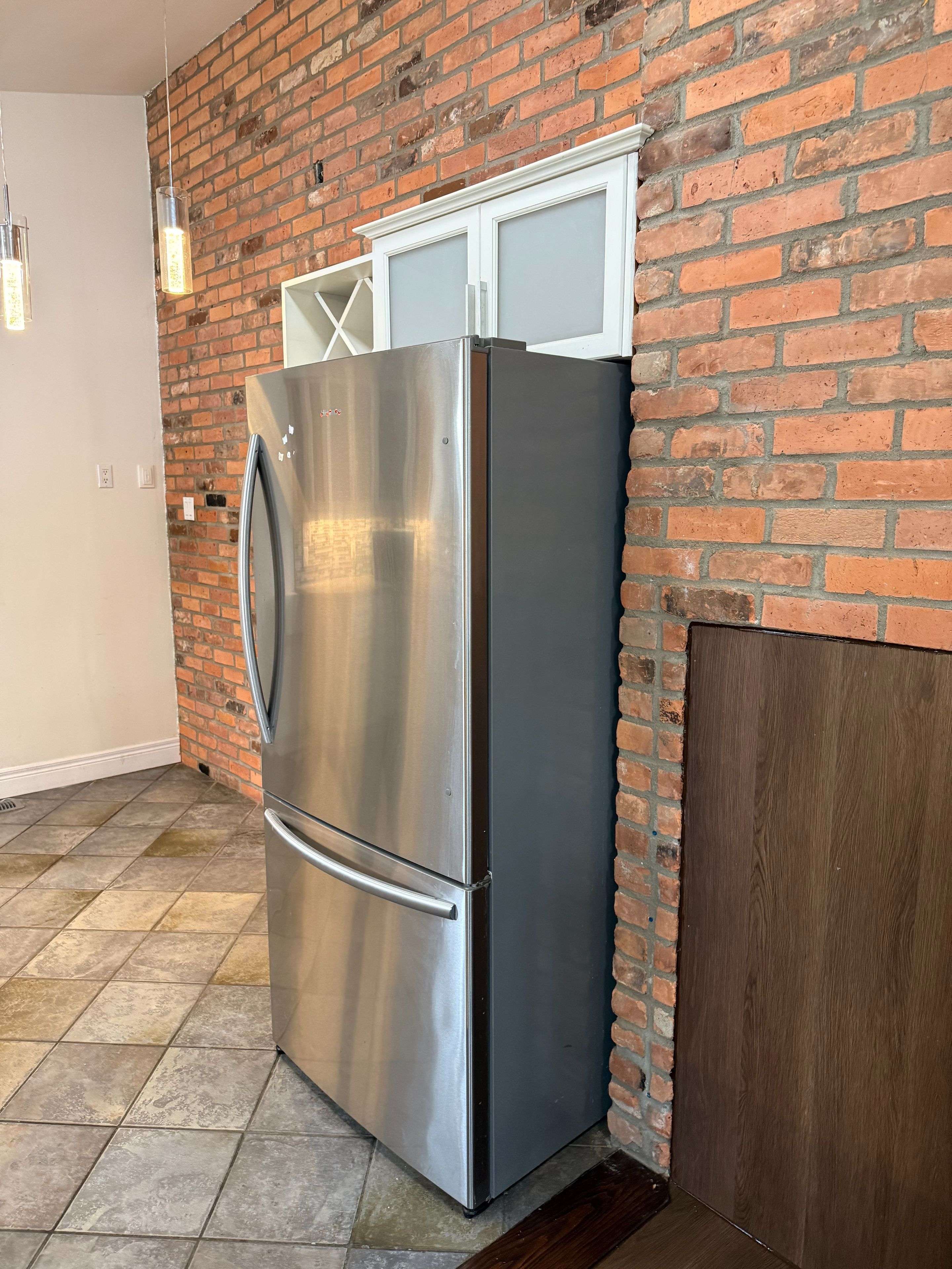 Mississauga, ON L5M 1N8,25 Joseph ST #Upper