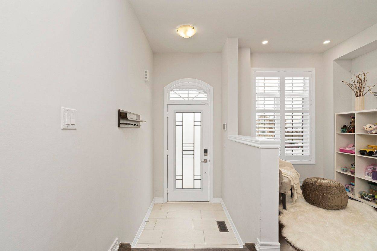 Oakville, ON L6H 3R3,4061 Channing CRES