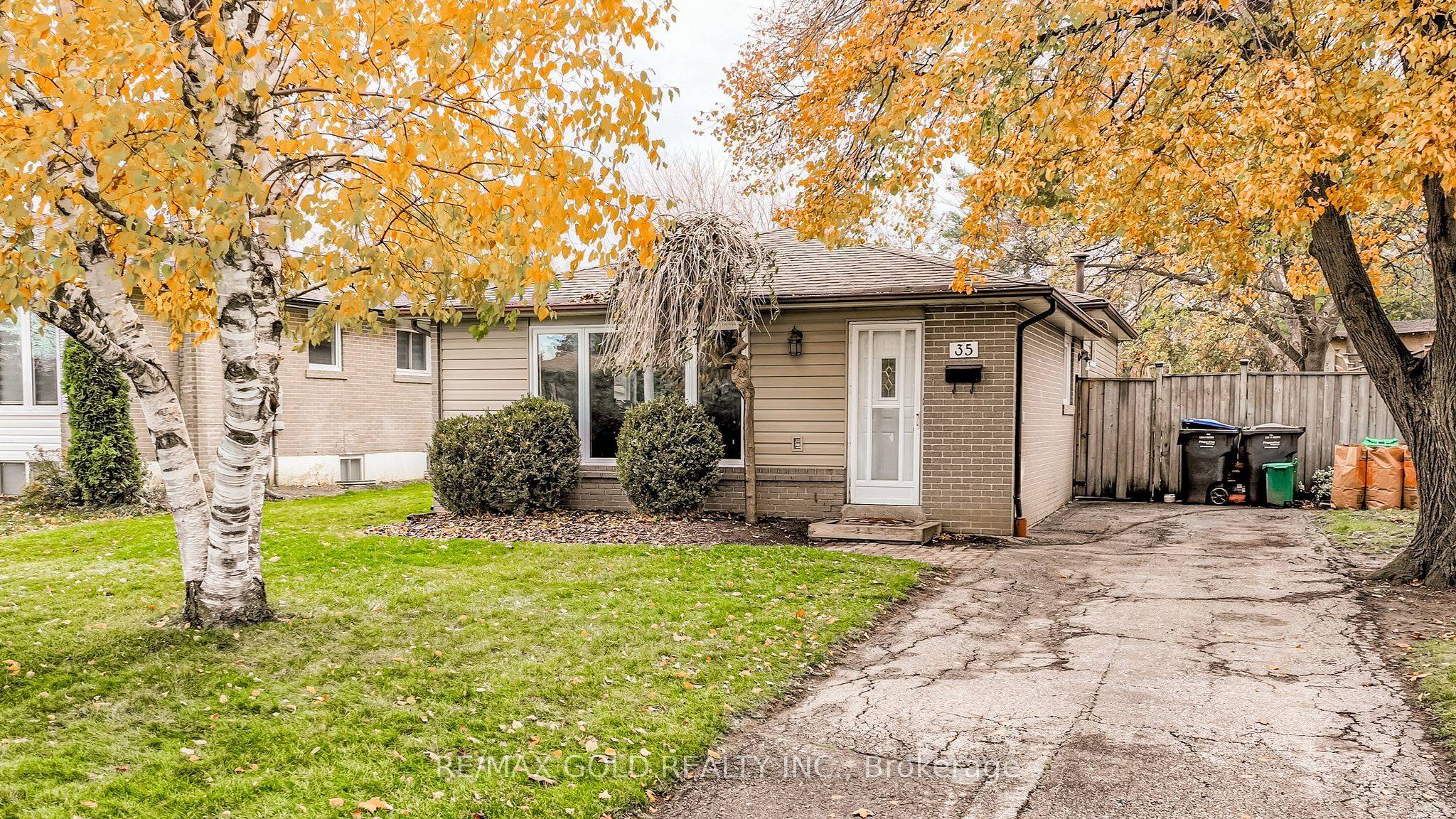 Brampton, ON L6T 3J9,35 Duke RD