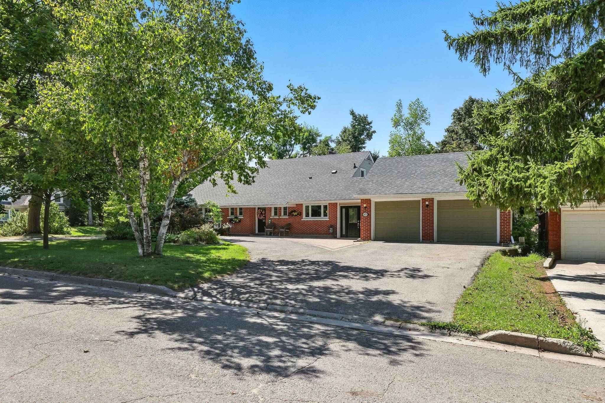 Peterborough, ON K9J 6H7,433 Manorhill AVE