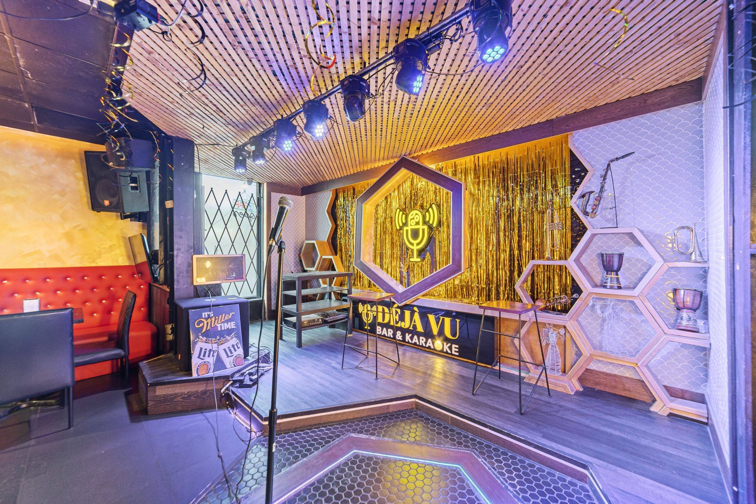 Hamilton, ON L9A 1C1,445 Concession ST