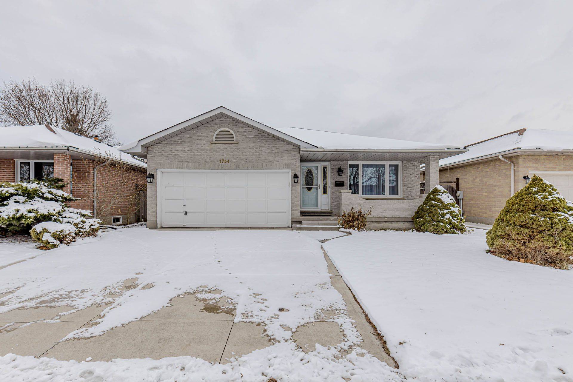 London South, ON N6E 3R1,1754 Jalna BLVD