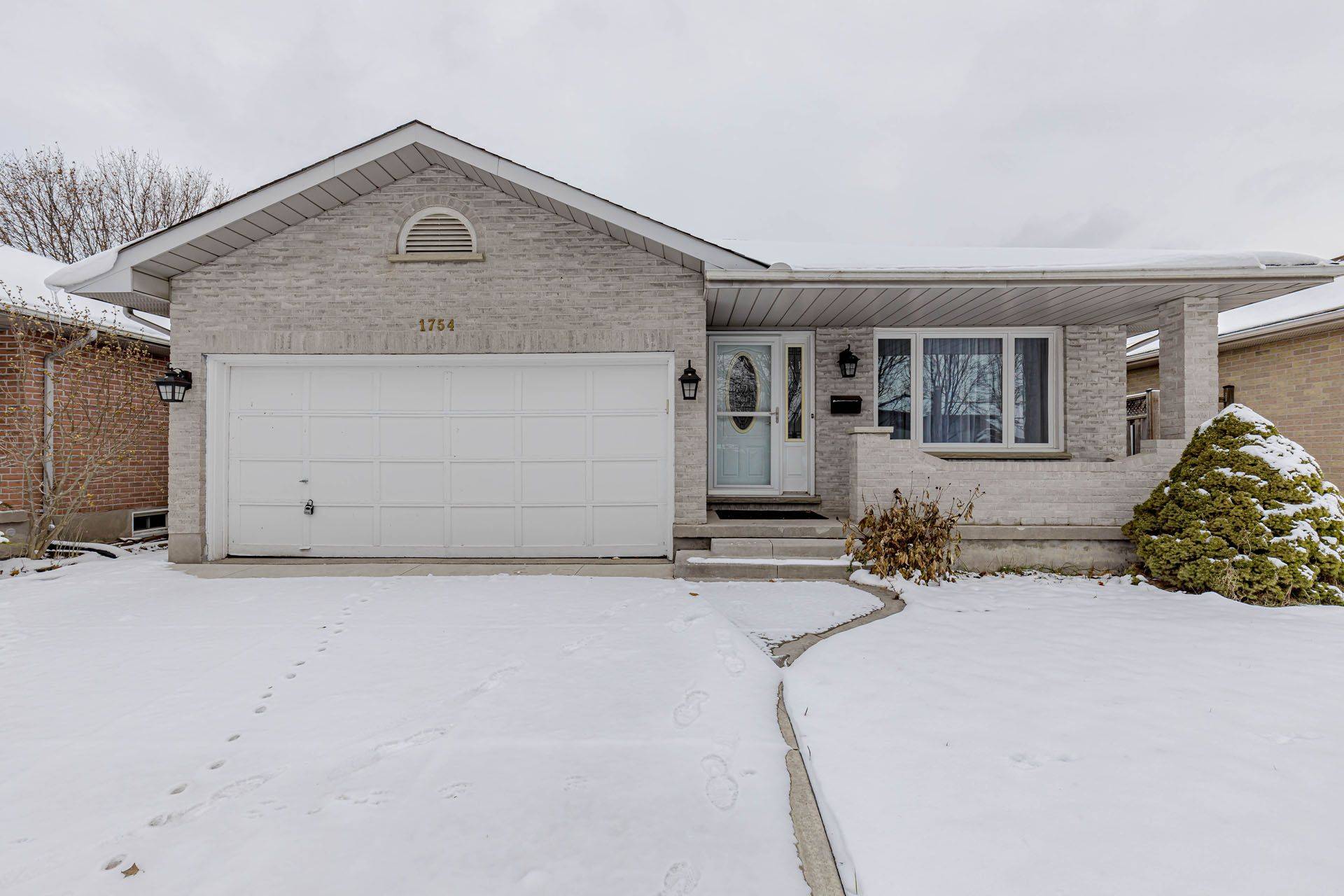 London South, ON N6E 3R1,1754 Jalna BLVD