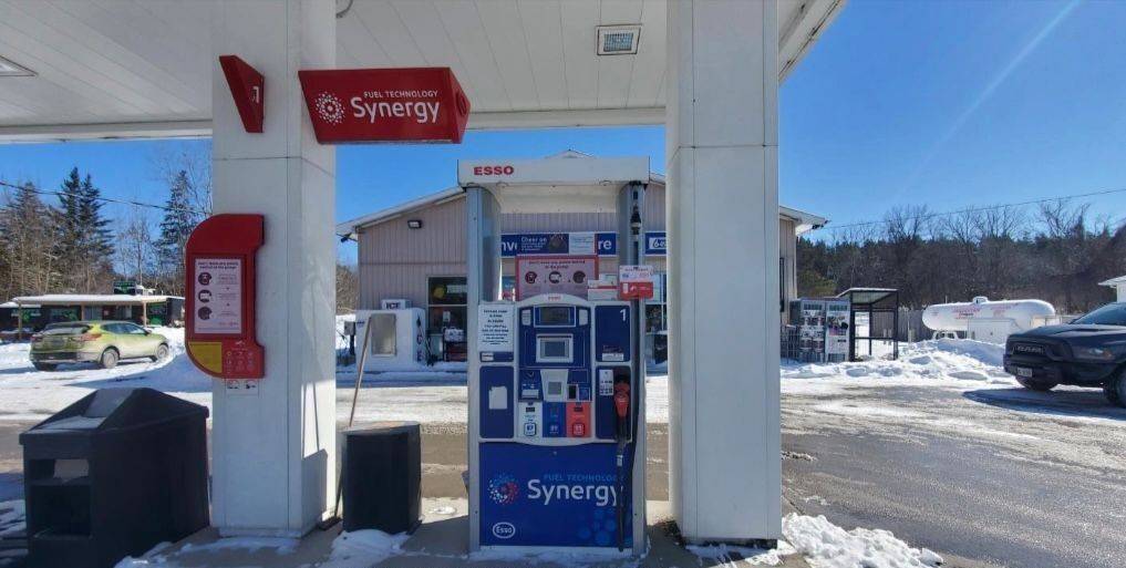 Selwyn, ON K0L 1H0,989 Ward ST