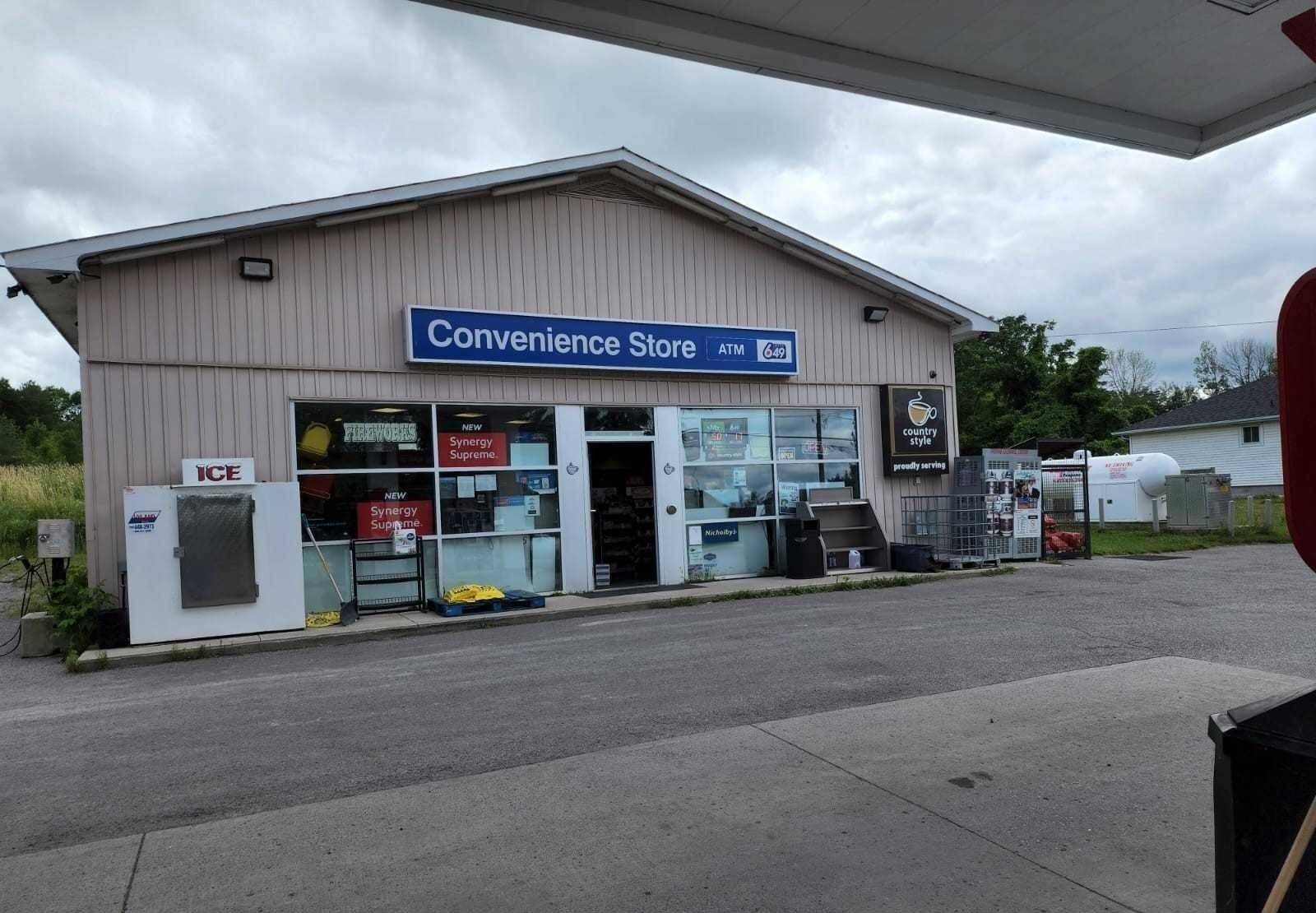 Selwyn, ON K0L 1H0,989 Ward ST