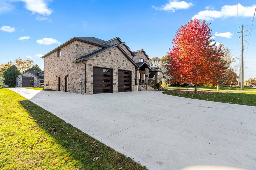 Saugeen Shores, ON N0H 2L0,72 VICTORIA ST S