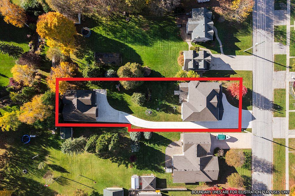 Saugeen Shores, ON N0H 2L0,72 VICTORIA ST S