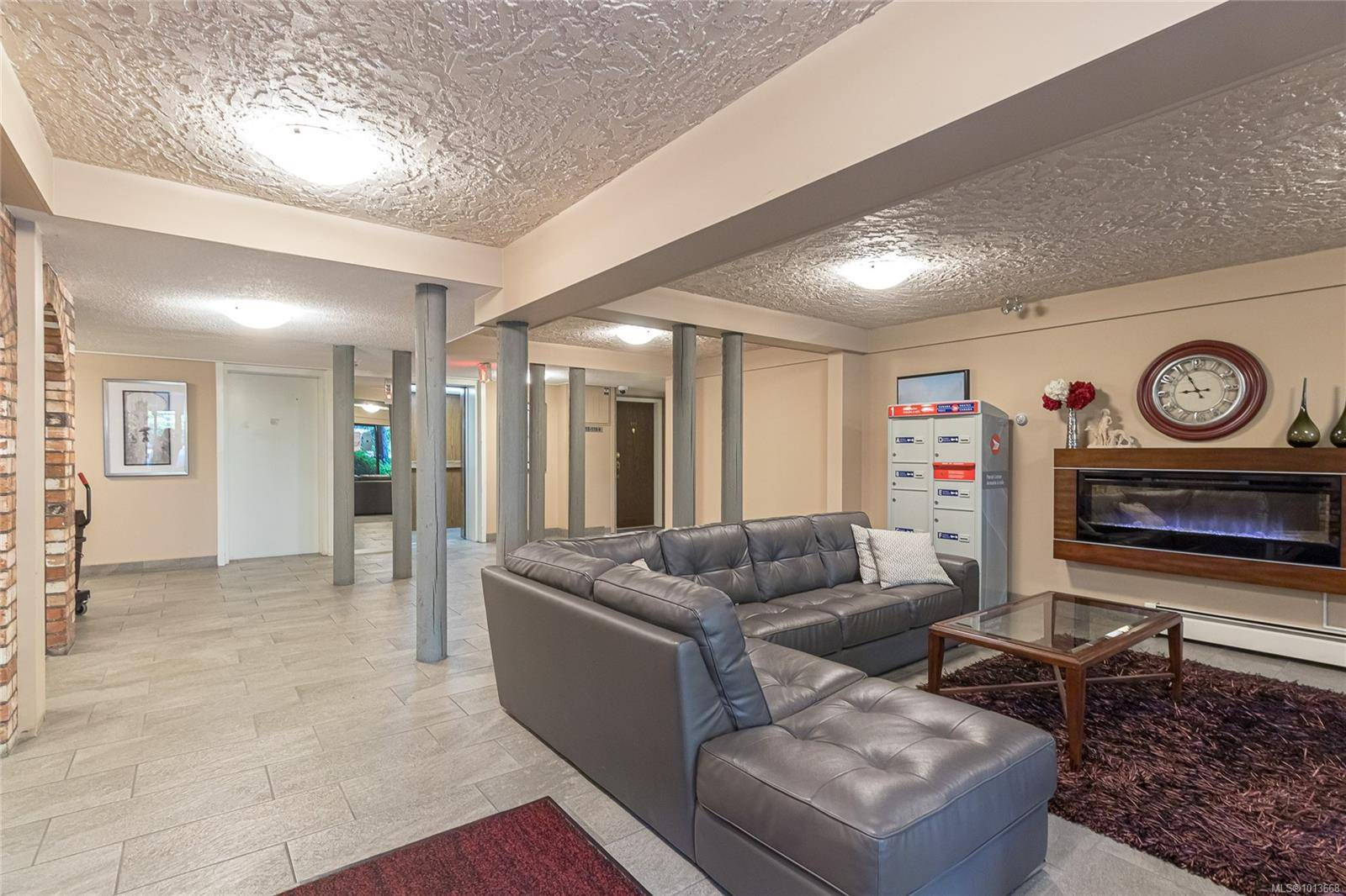 Saanich, BC V8X 4B1,1009 McKenzie Ave #407