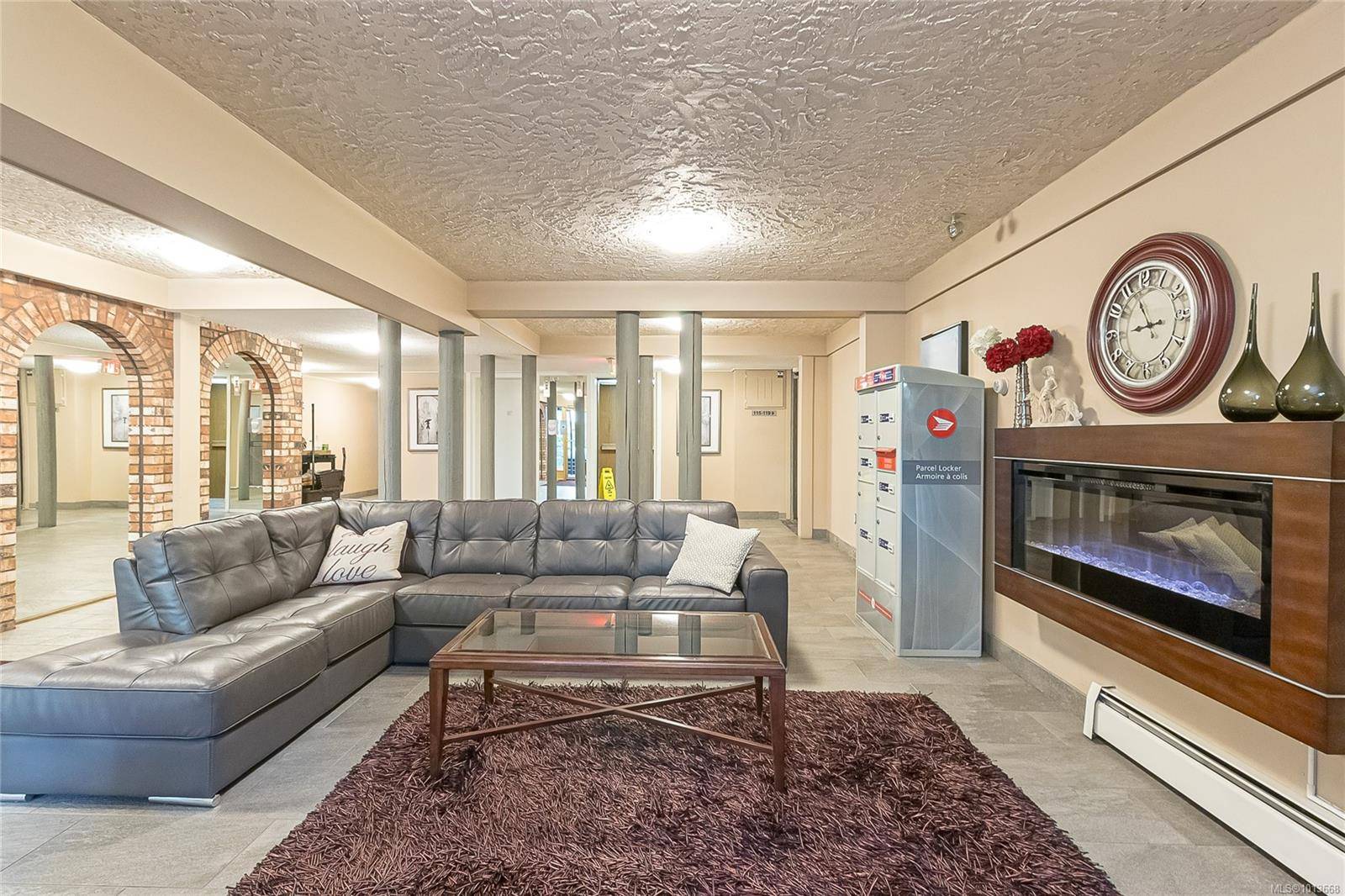 Saanich, BC V8X 4B1,1009 McKenzie Ave #407