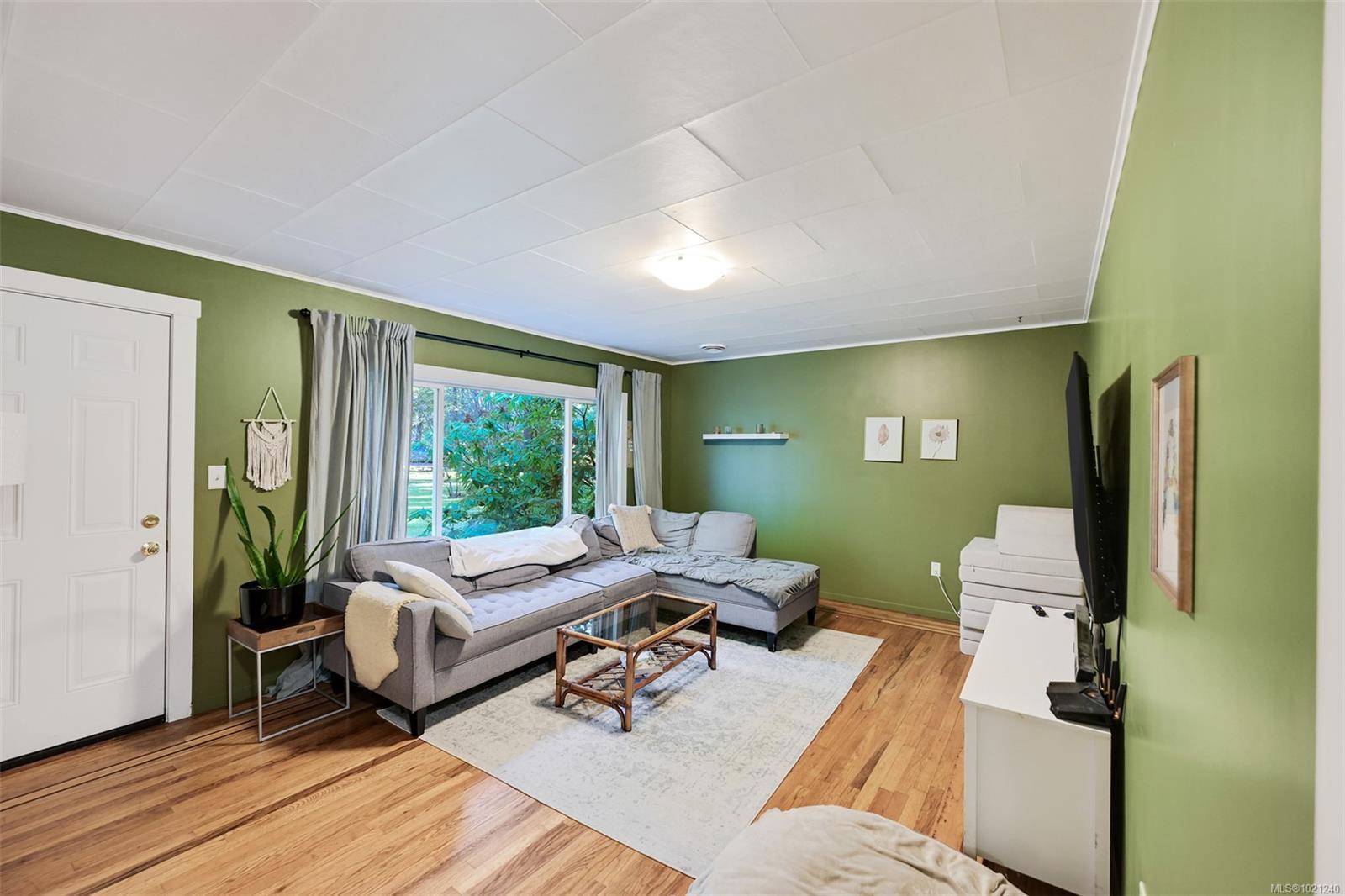 Duncan, BC V9L 6G7,5742 Menzies Rd