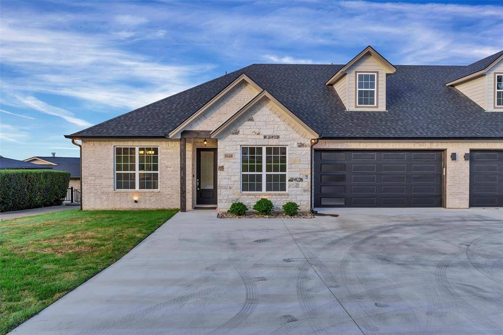 Granbury, TX 76049,5128 Country Club Drive