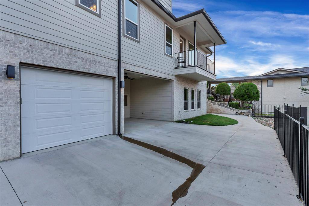 Granbury, TX 76049,5128 Country Club Drive