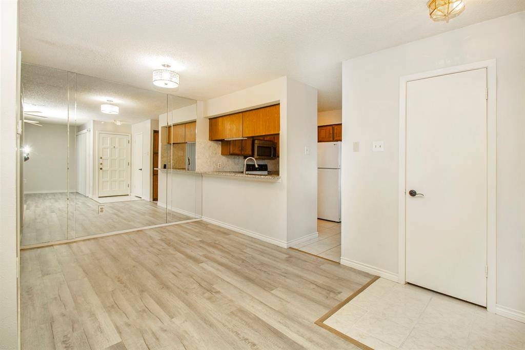 Dallas, TX 75254,5626 Preston Oaks Road #9B