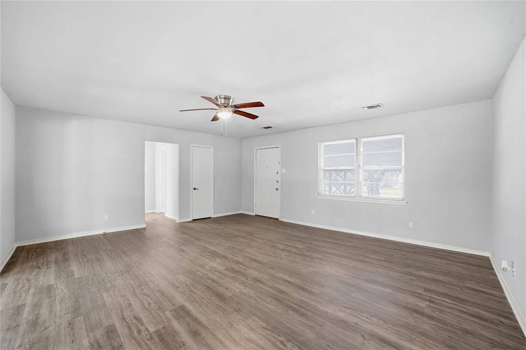 Dallas, TX 75227,2926 N Prairie Creek Road