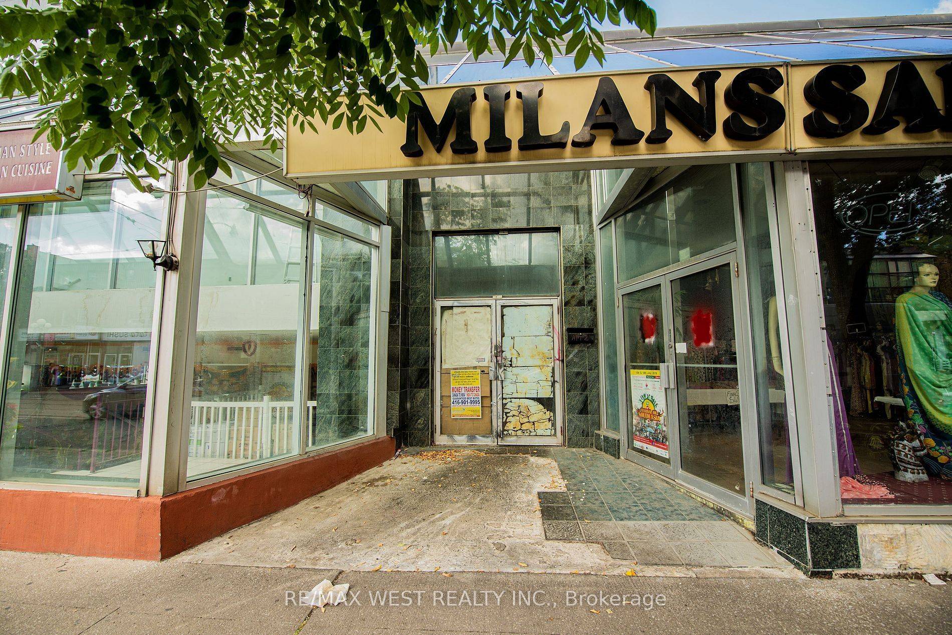 Toronto E01, ON M4L 2A3,1460 Gerrard ST E