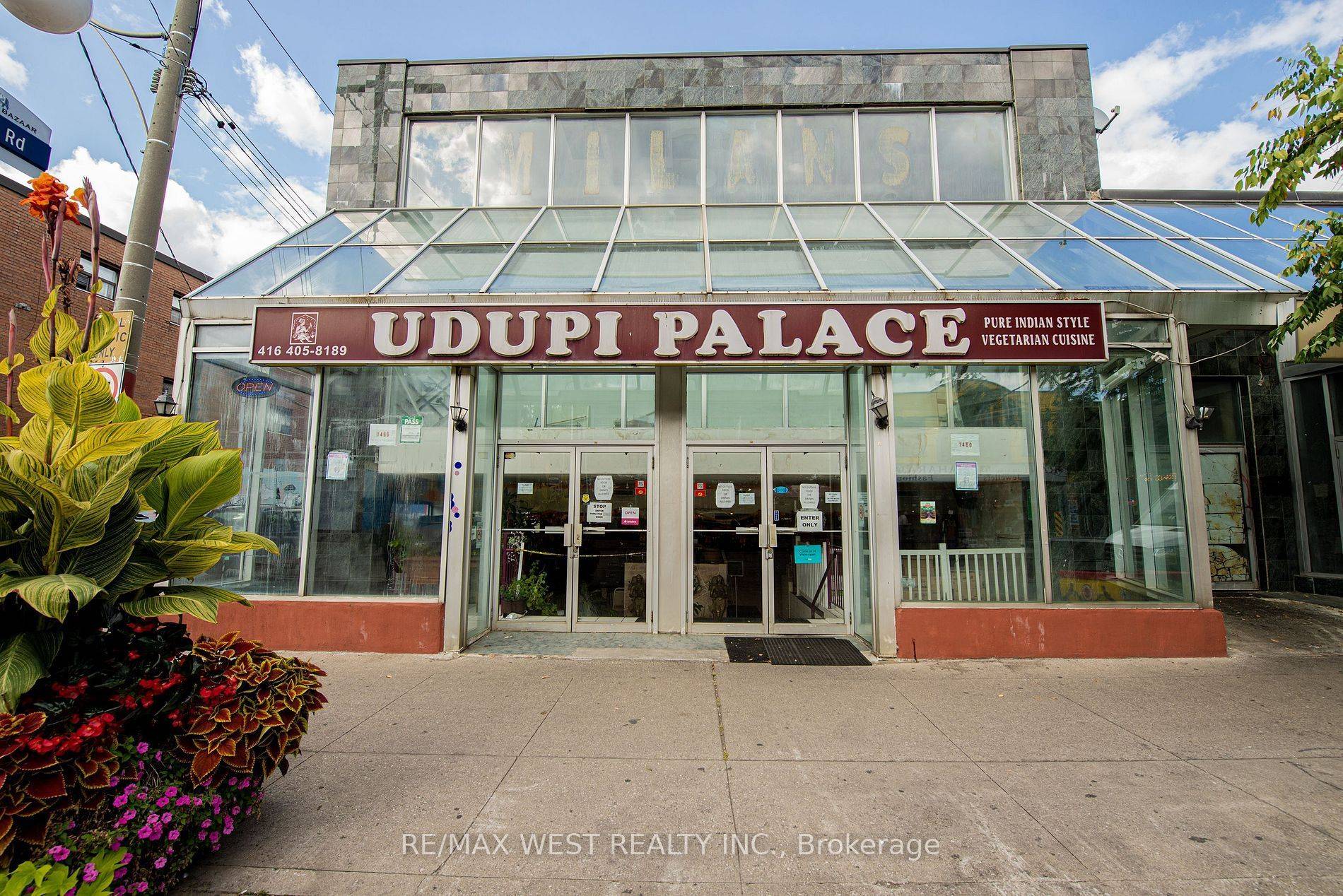 Toronto E01, ON M4L 2A3,1460 Gerrard ST E