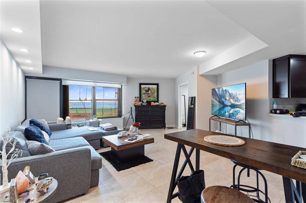 Fort Lauderdale, FL 33308,3800 Galt Ocean Dr #202