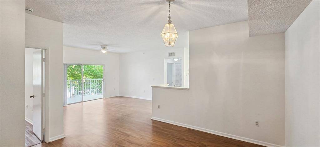 Davie, FL 33314,6952 SW 39th St #C-205