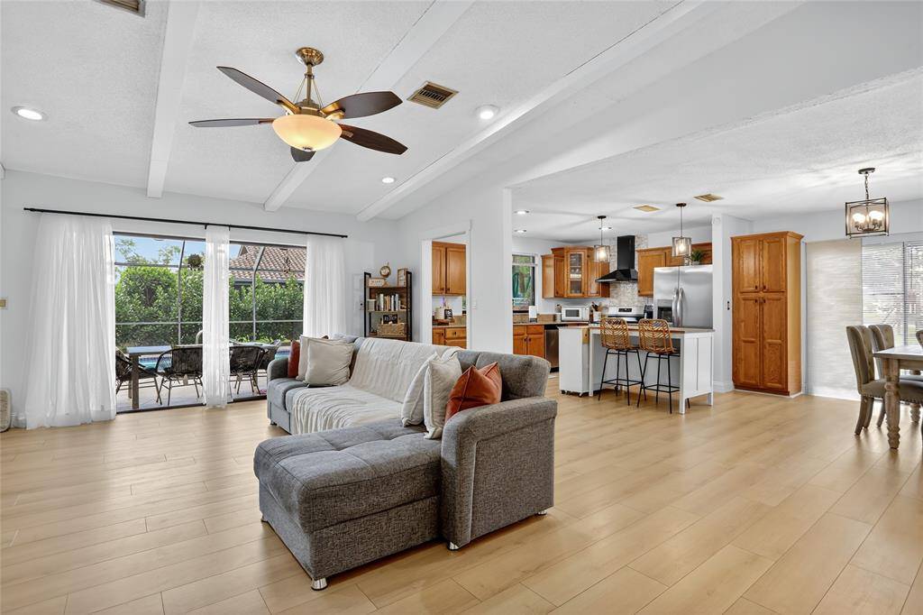 Tamarac, FL 33319,5904 Blue Beech Ct