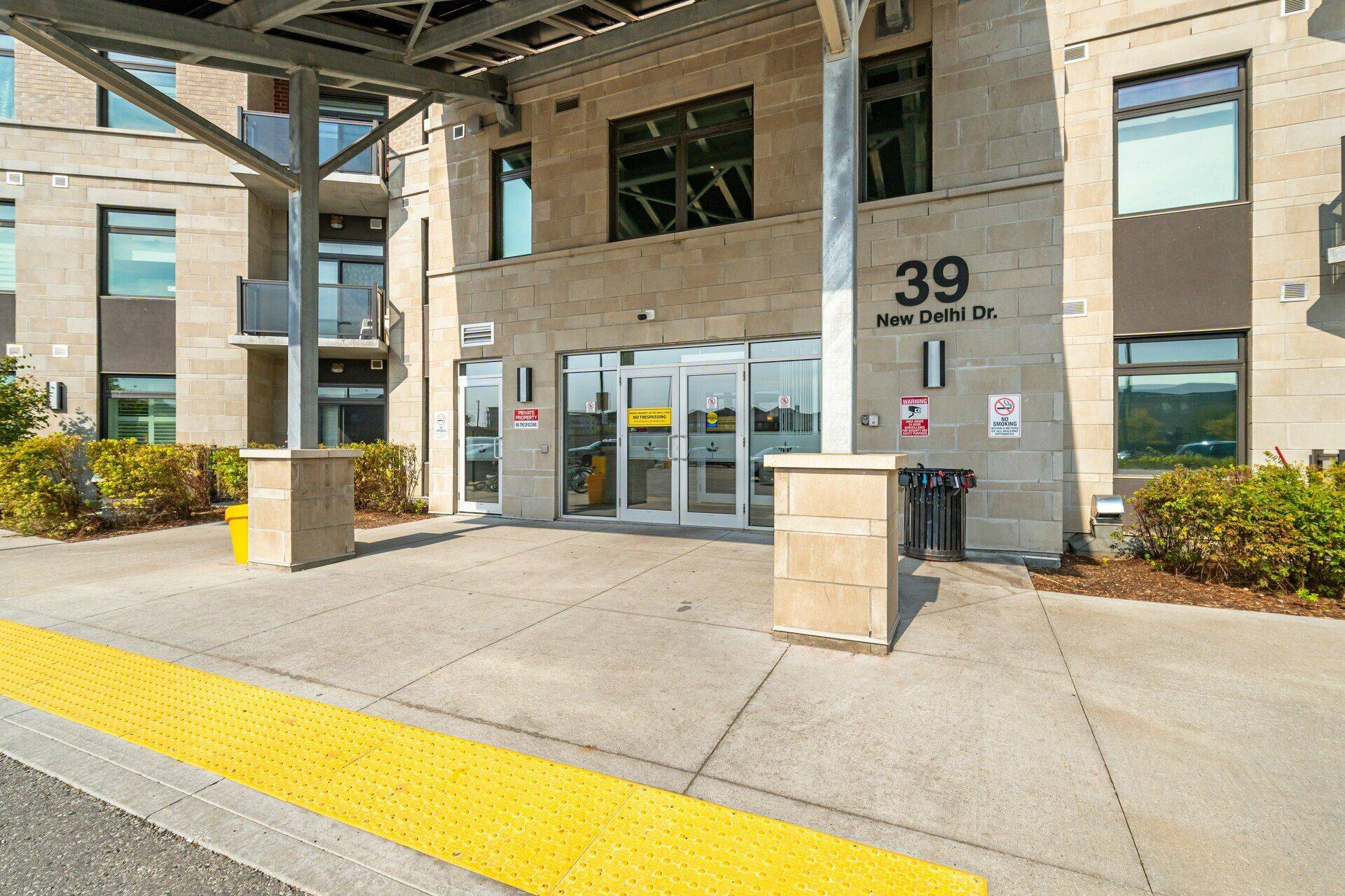 Markham, ON L3S 0E1,39 New Delhi DR #209