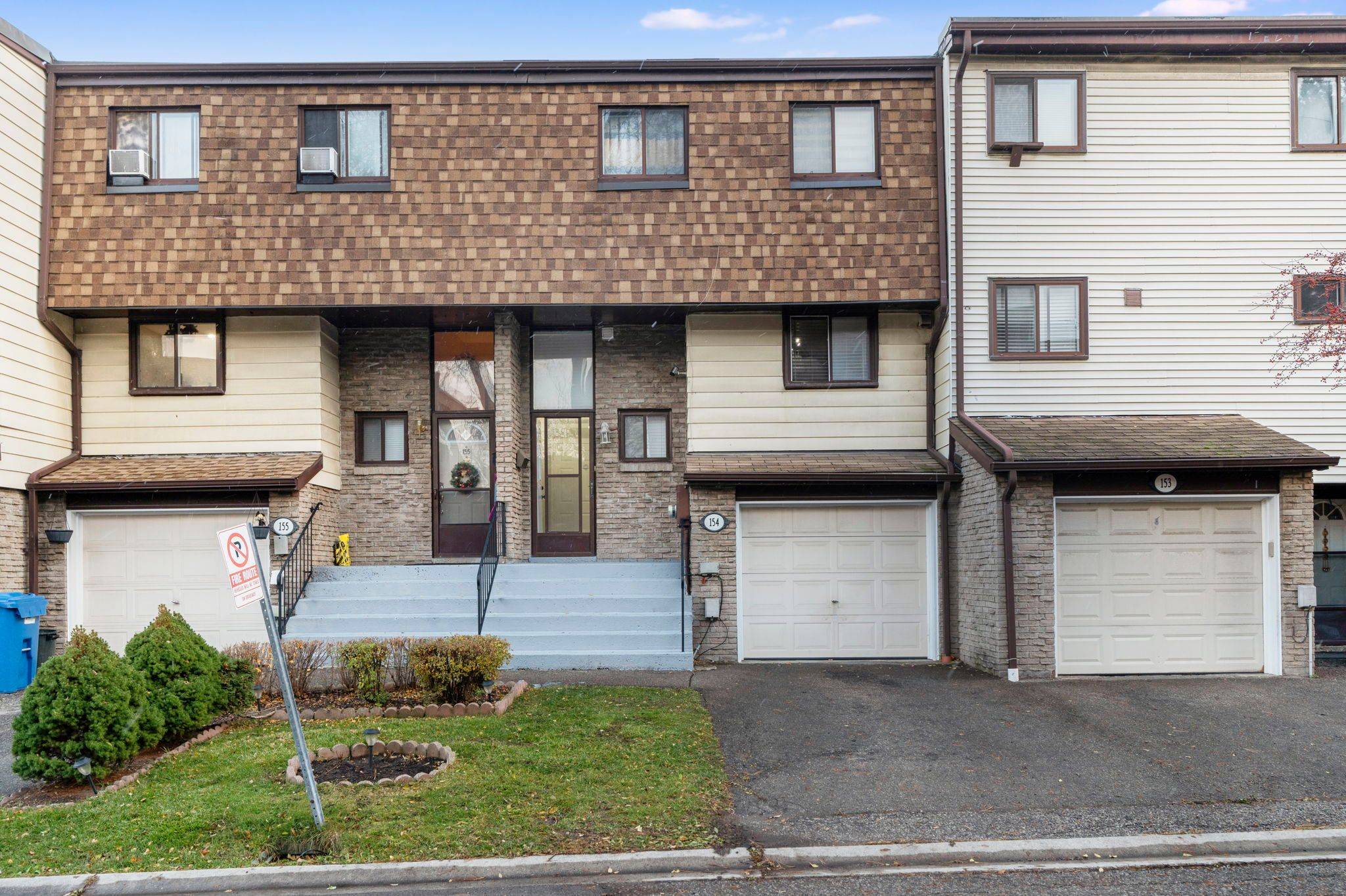 Mississauga, ON L5A 3M2,180 Mississauga Valley BLVD #154