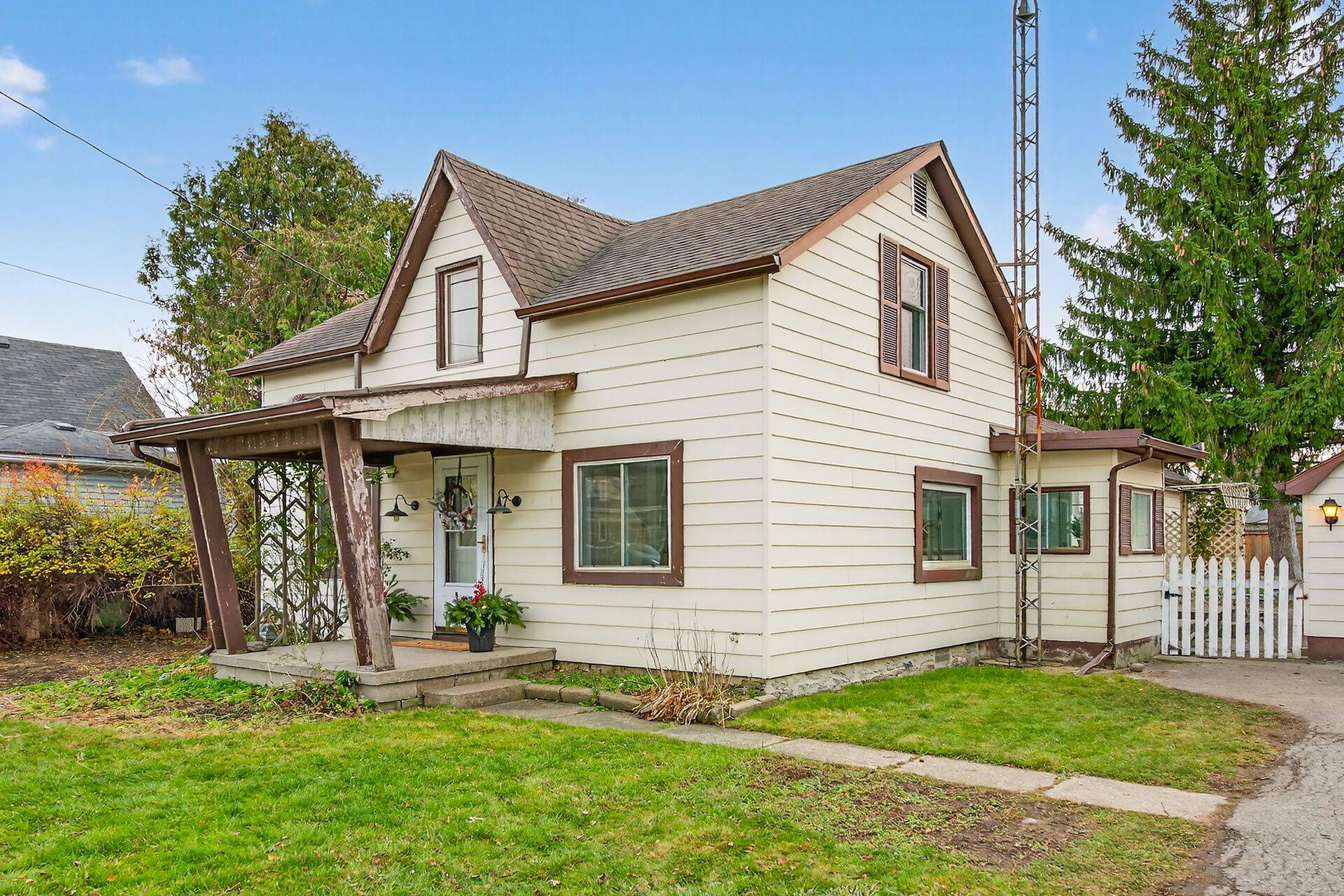 Haldimand, ON N0A 1H0,17 Oneida ST