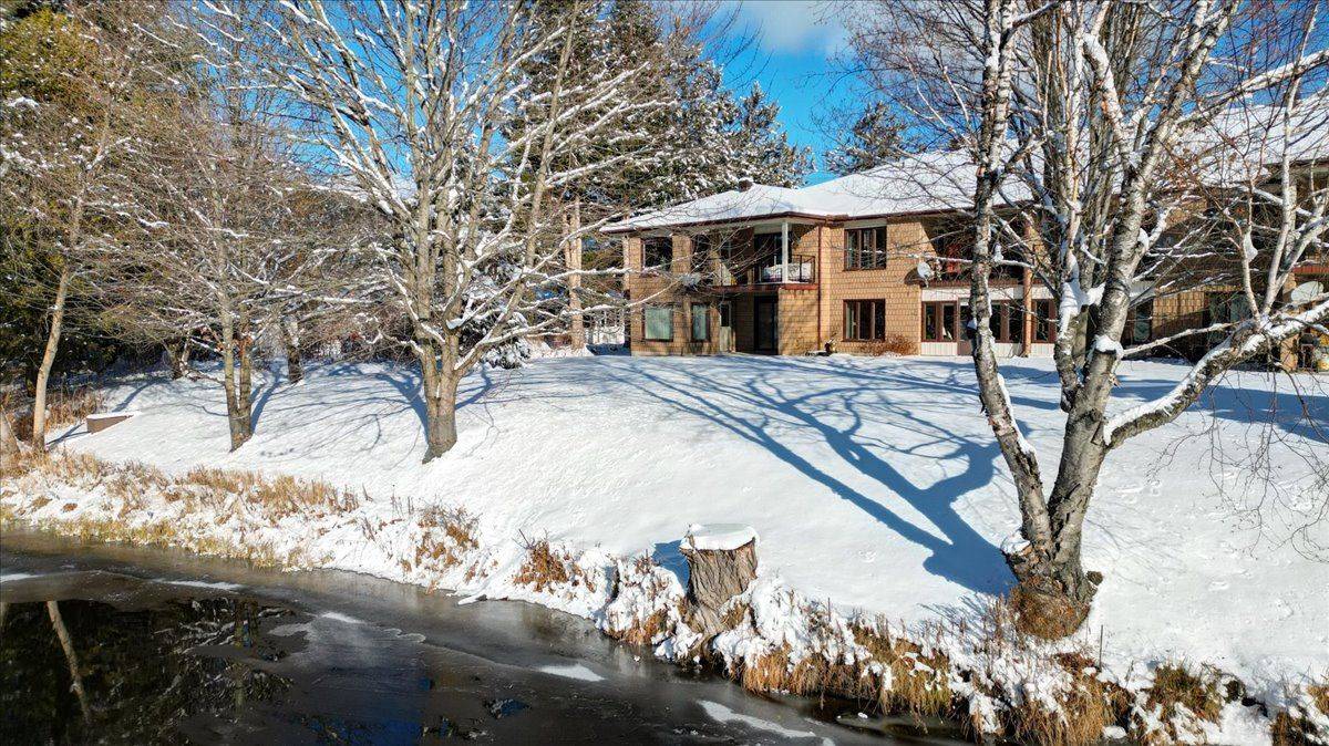 Bancroft, ON K0L 1C0,16 Alice ST #104