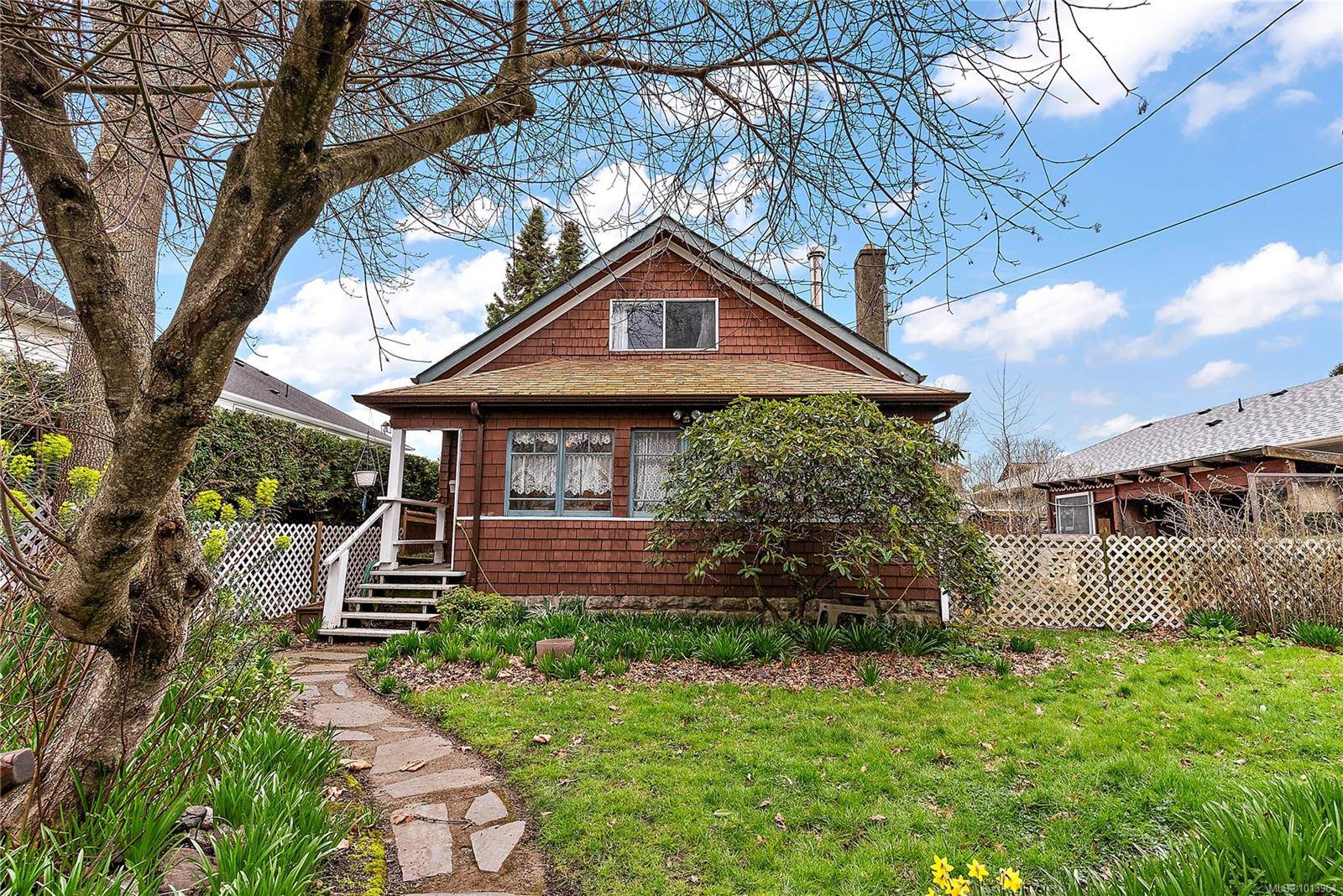 Sidney, BC V8L 2W2,9616 Sixth St