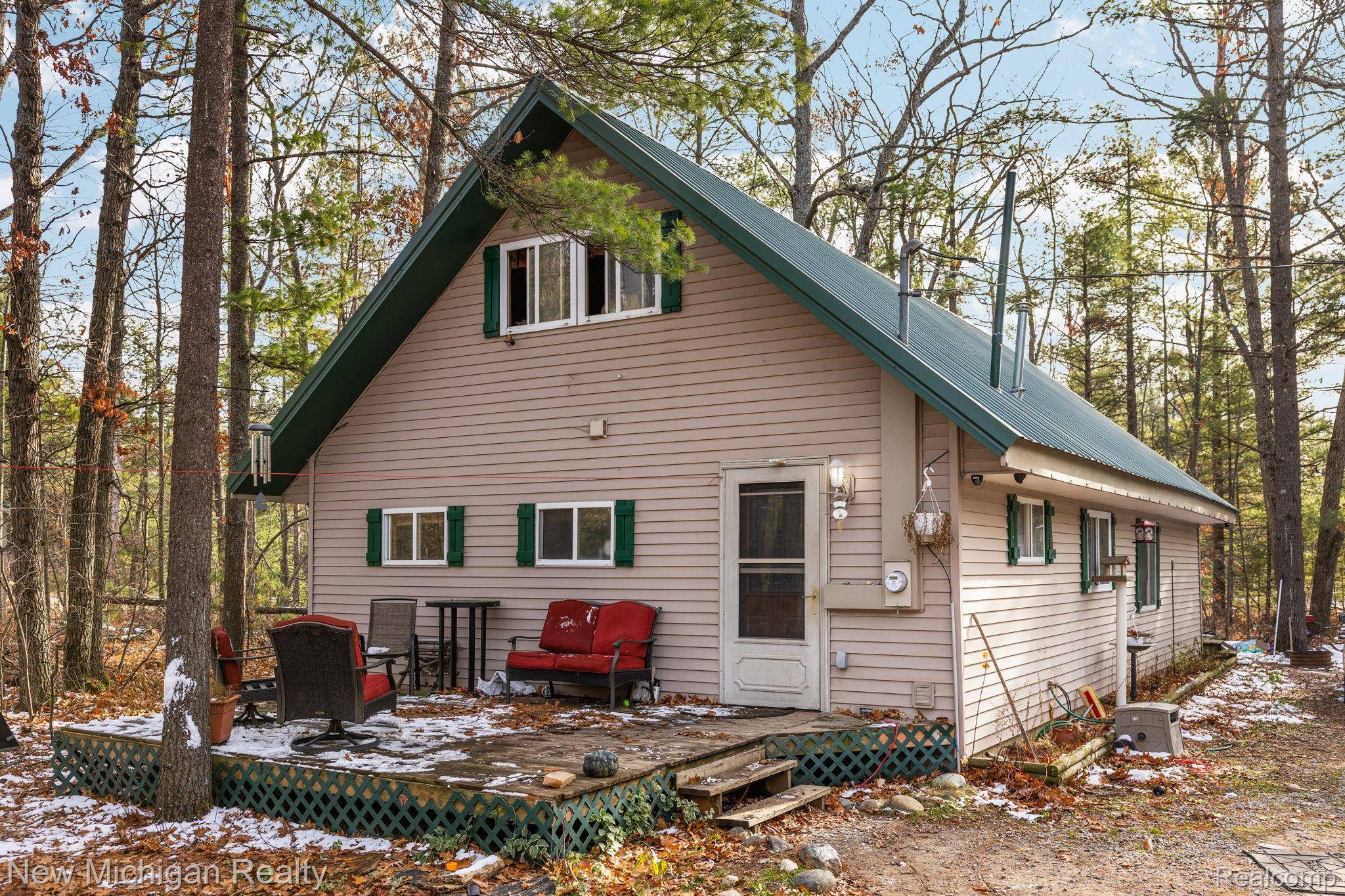 Lewiston, MI 49756,5987 Hillside DR