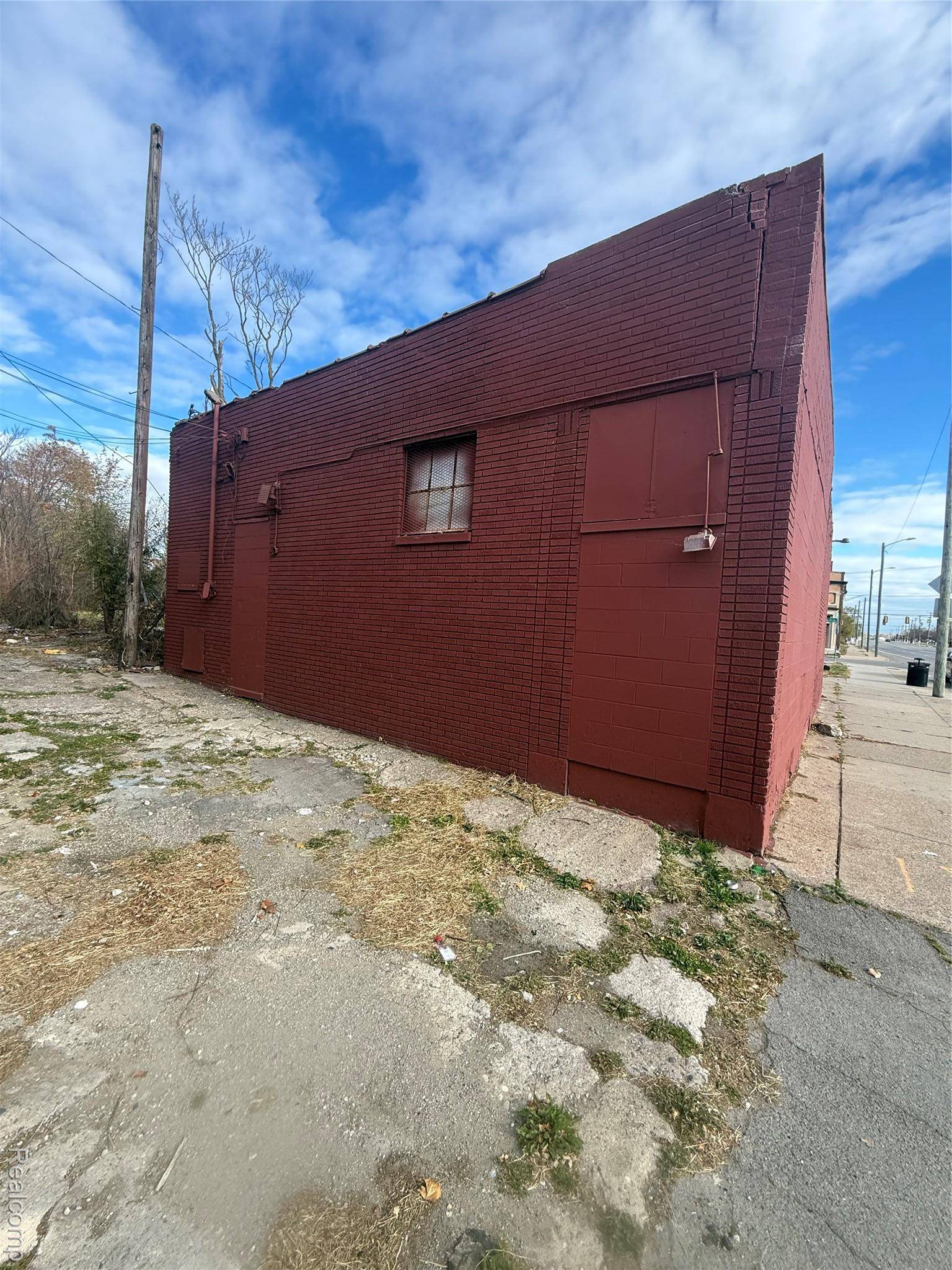 Detroit, MI 48214,10527 E Warren AVE