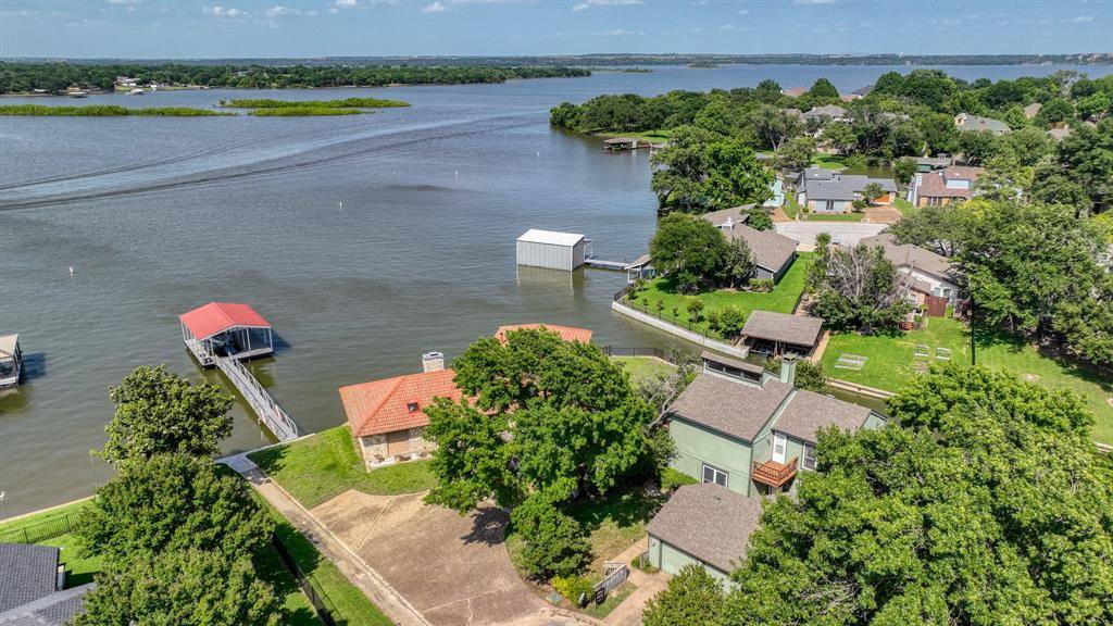 Azle, TX 76020,696 Harbor Drive N