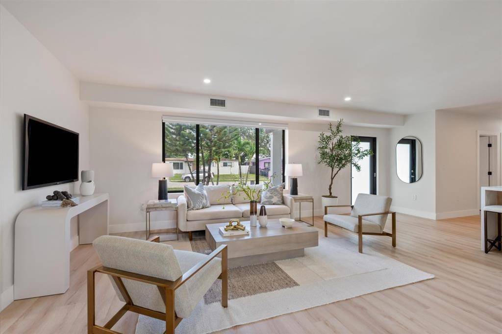 Miami Gardens, FL 33056,2442 NW 170th St