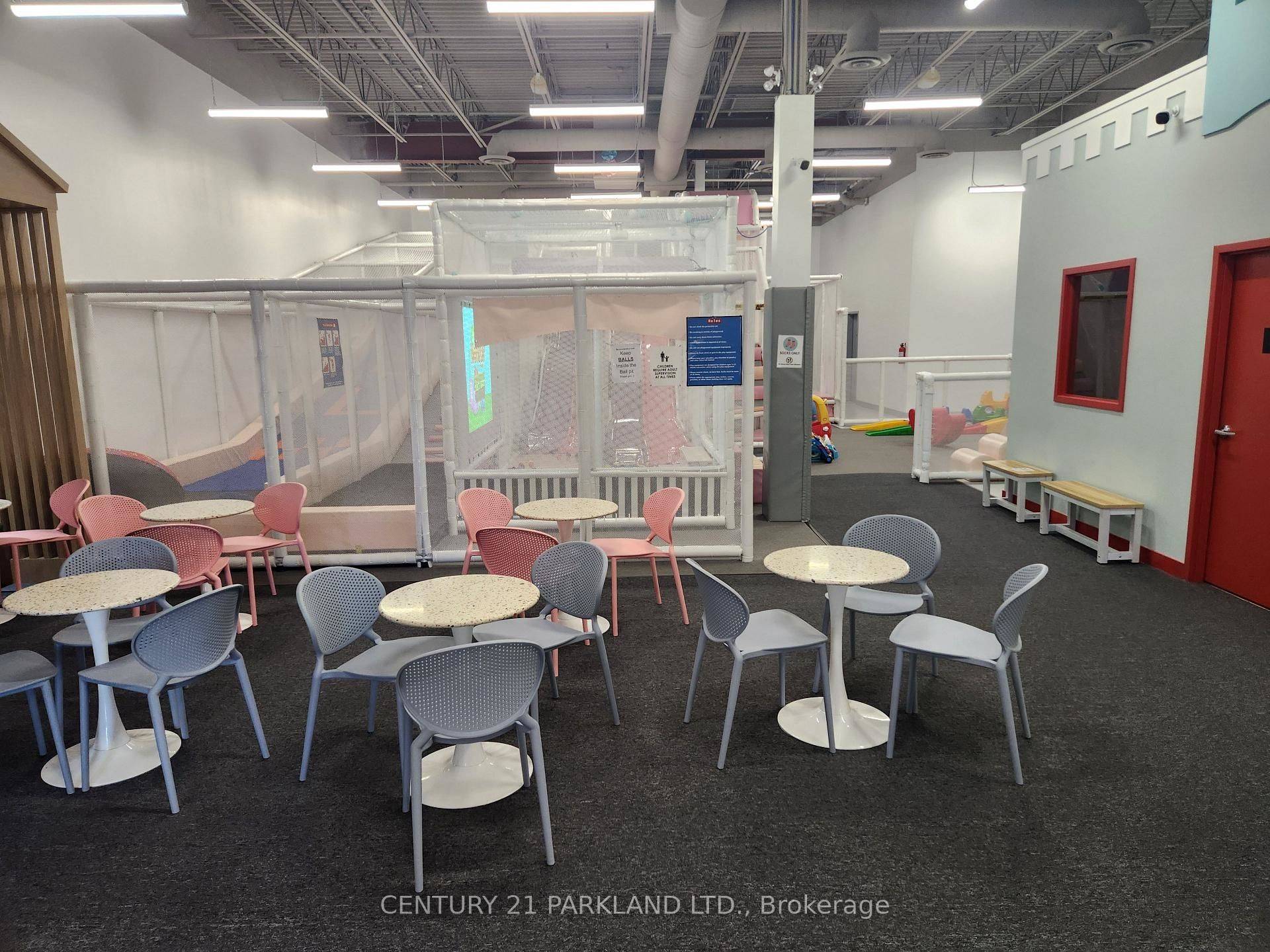 Aurora, ON L4G 0G2,43 First Commerce DR #J2