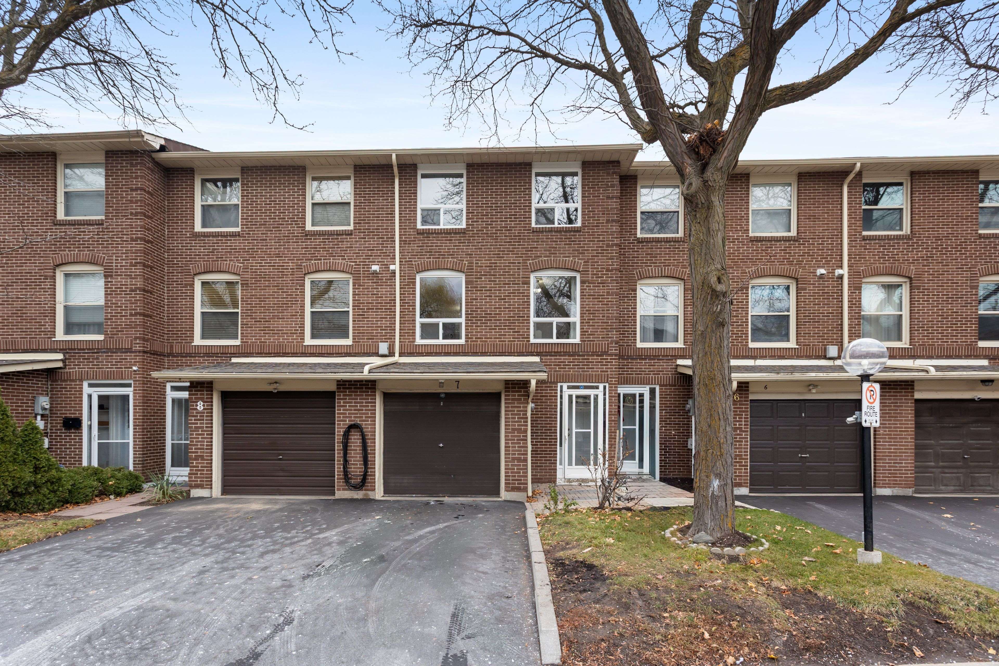 Brampton, ON L6T 3A5,7 Eden Park DR