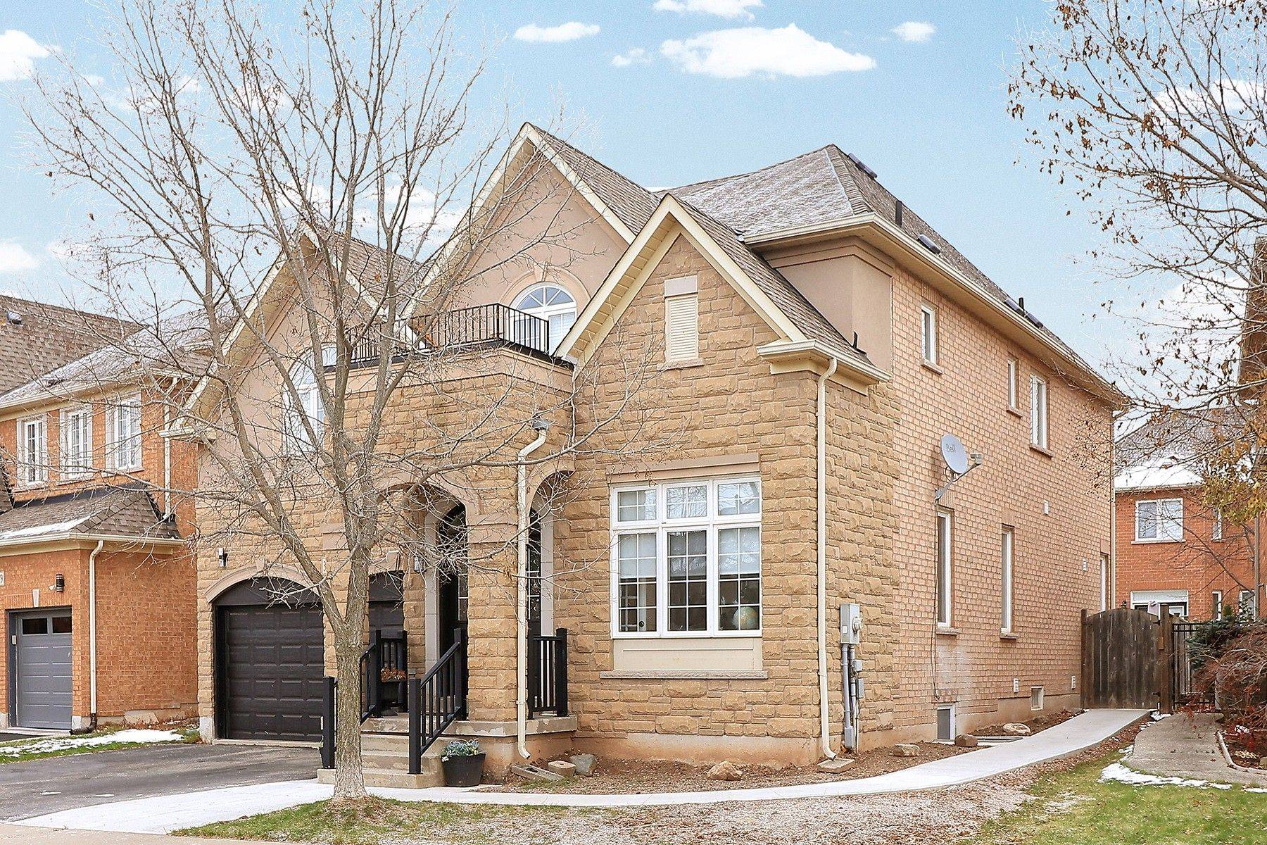 Oakville, ON L6L 6X3,373 CREEK PATH AVE