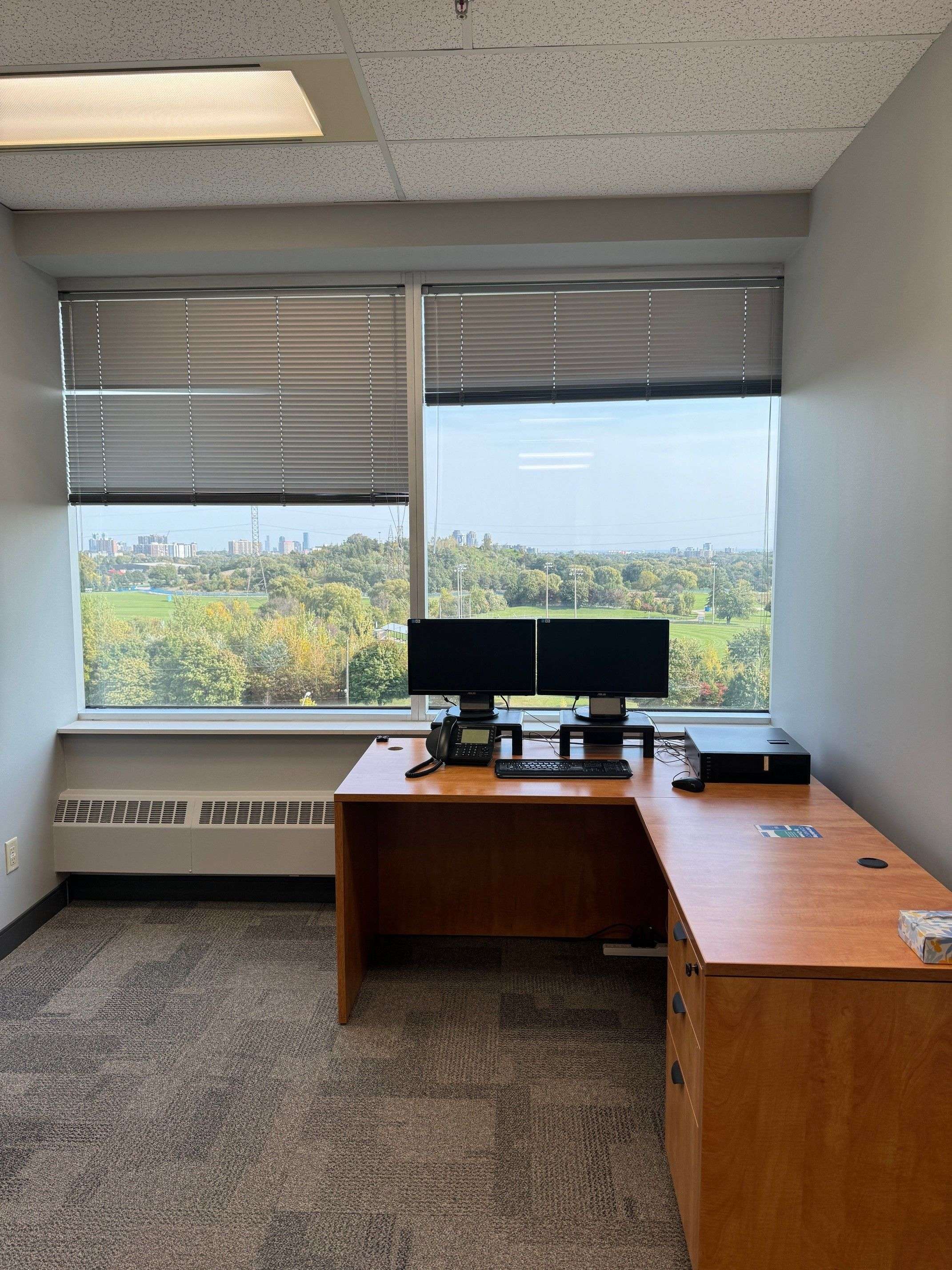 Mississauga, ON L4W 5A4,2630 Skymark AVE #701