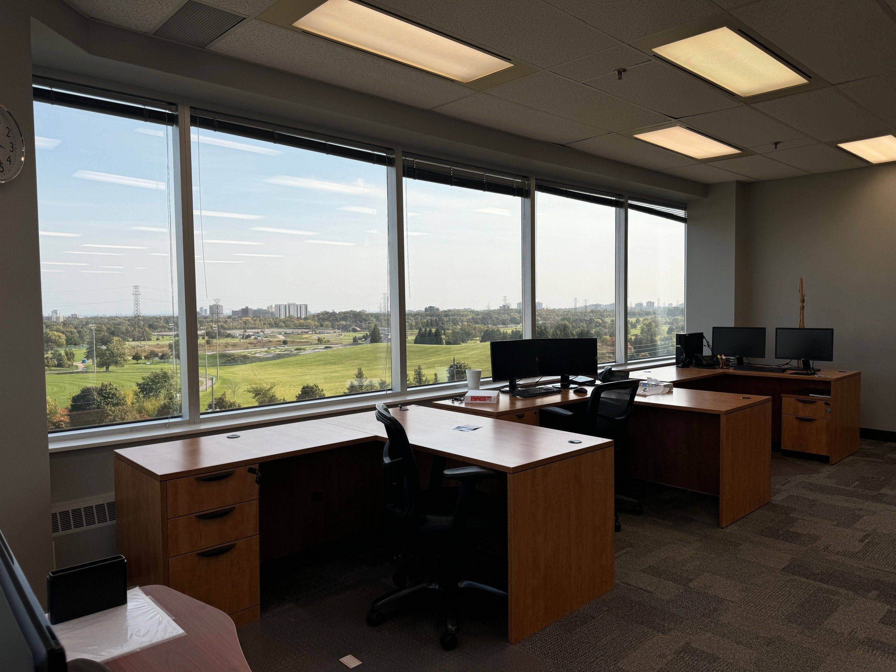 Mississauga, ON L4W 5A4,2630 Skymark AVE #701