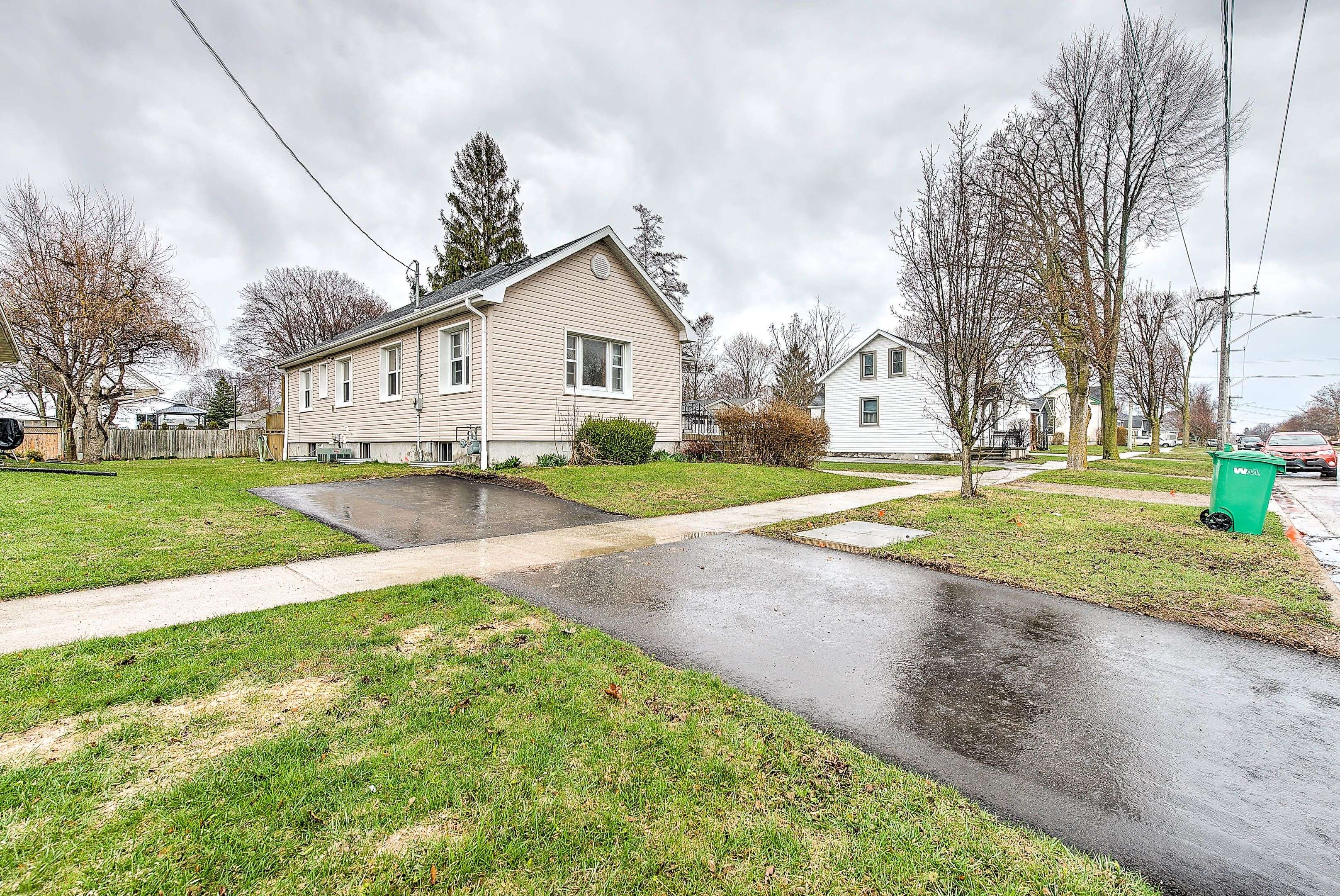 Goderich, ON N7A 3L9,161 South ST S