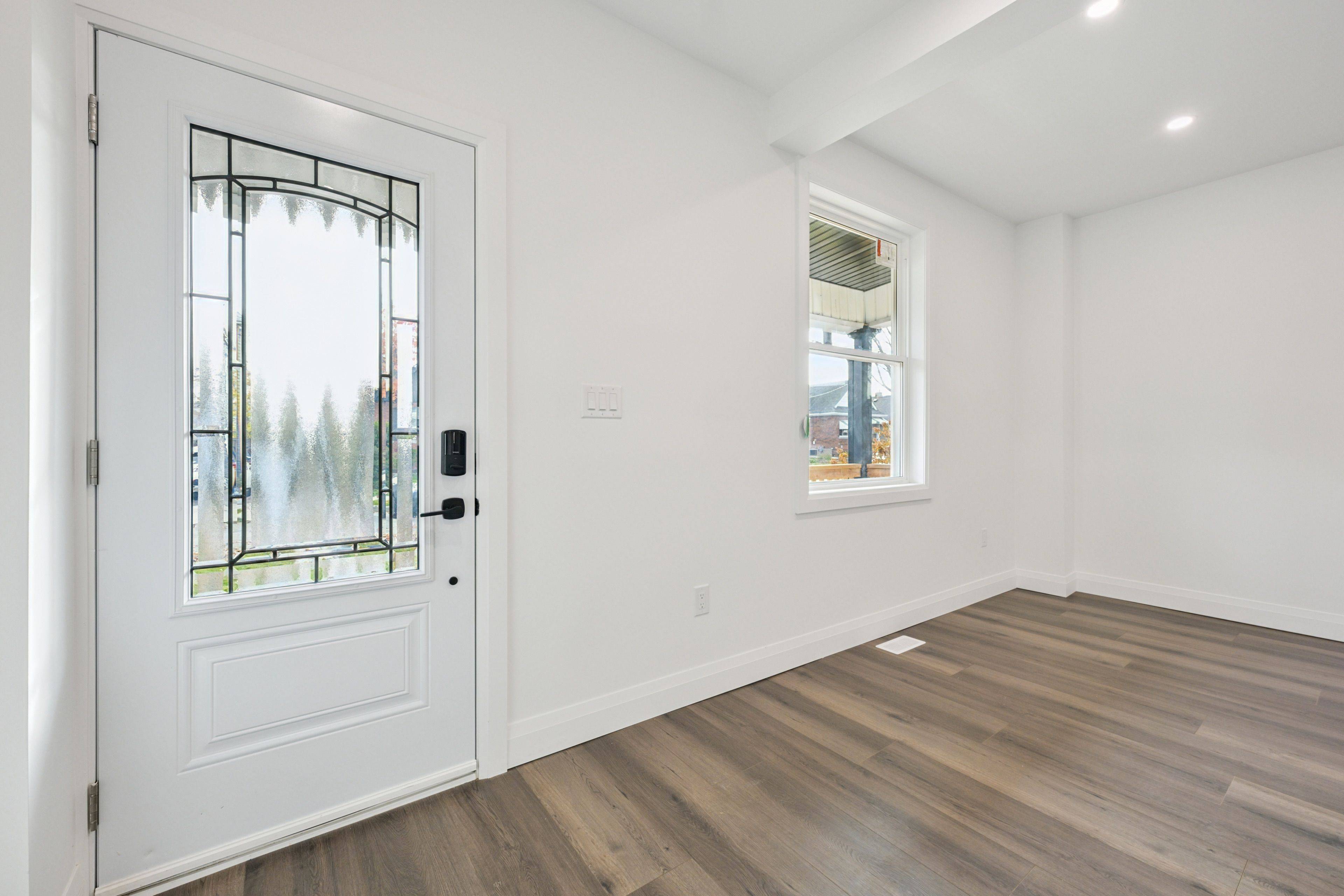 Hamilton, ON L8H 5G1,161 Weir ST N