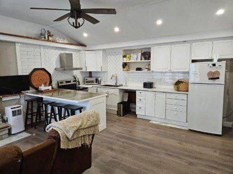 Bluewater, ON N0M 1N0,71454 Shoreline DR