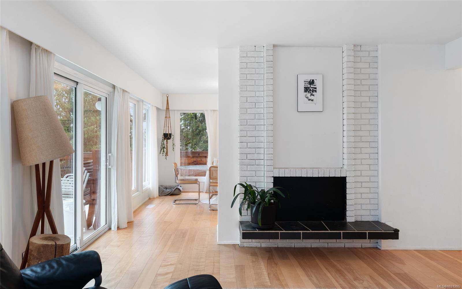 Saanich, BC V8Y 2A6,5087 Catalina Terr